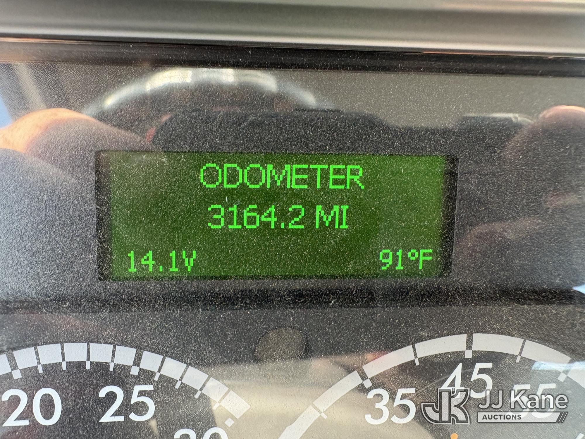 2018 Freightliner M2106