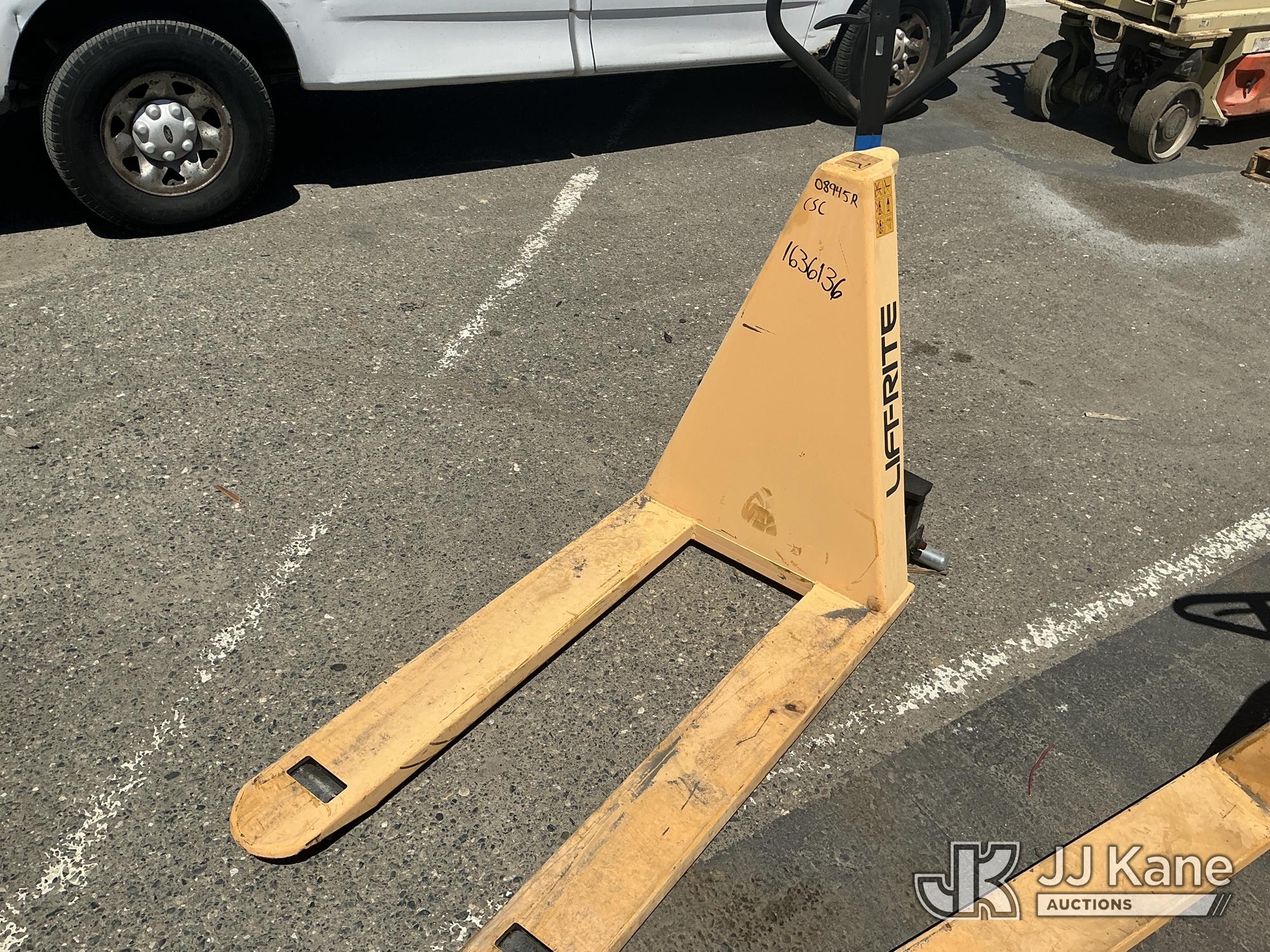 Lift-Rite Pallet Jack 3000 LB Capacity (Used) NOTE: This unit is being sold AS IS/WHERE IS via Timed Auction and is located in Dixon