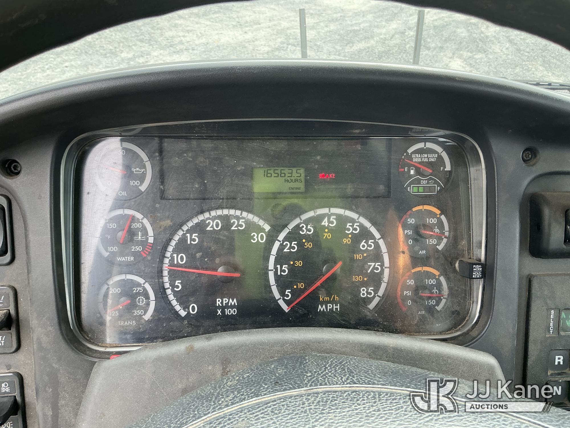 2013 Freightliner M2 106 4x4
