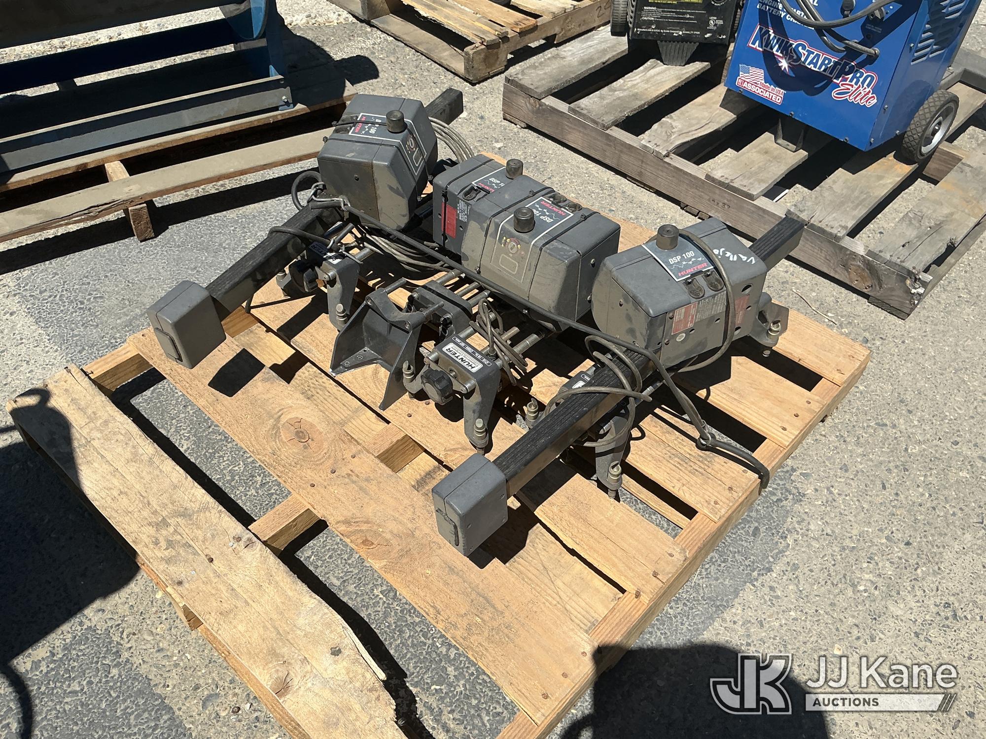 Hunter DSP100 Wheel Alignment (Used) NOTE: This unit is being sold AS IS/WHERE IS via Timed Auction and is located in Dixon