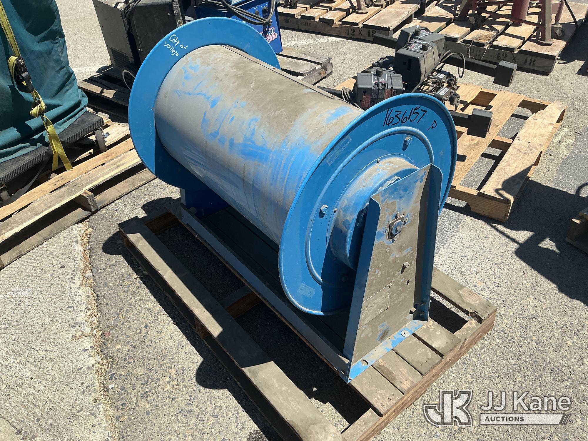 Hose Reel (Used) NOTE: This unit is being sold AS IS/WHERE IS via Timed Auction and is located in Dixon