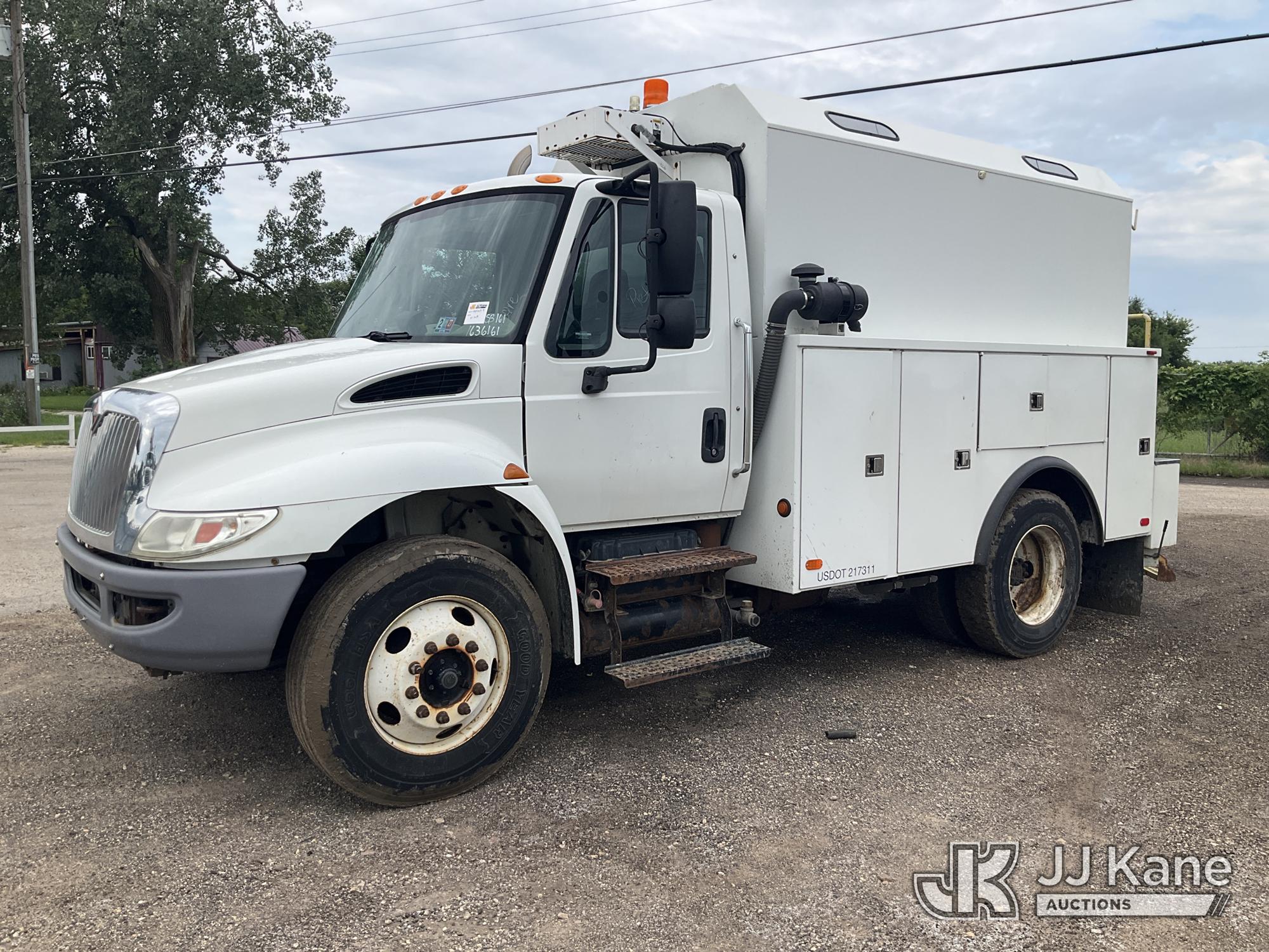 2016 International 4300 Enclosed High-Top Service Truck
