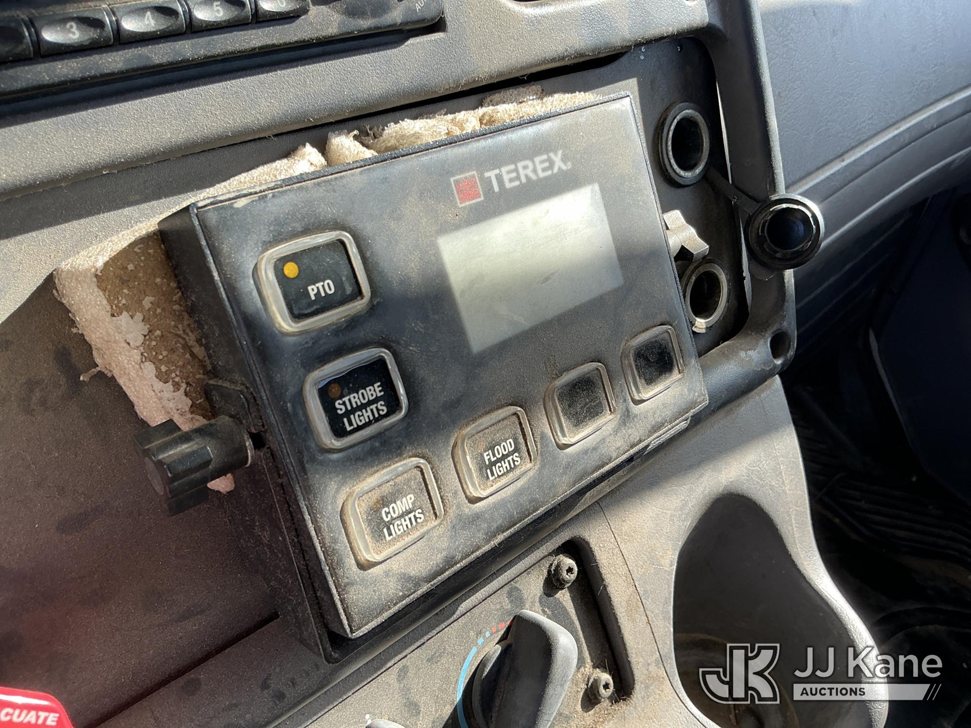 2012 Freightliner M2 106