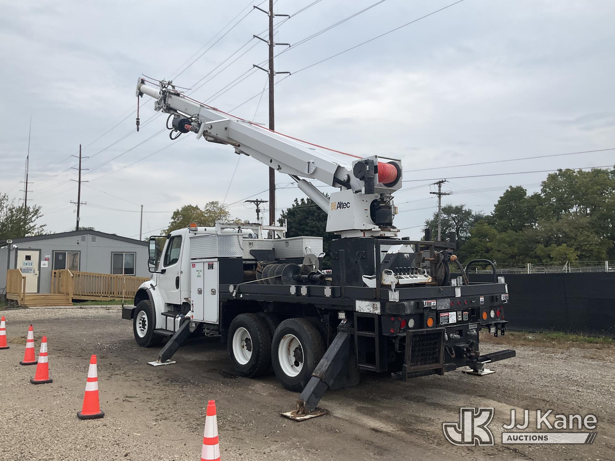 2015 Freightliner M2 106