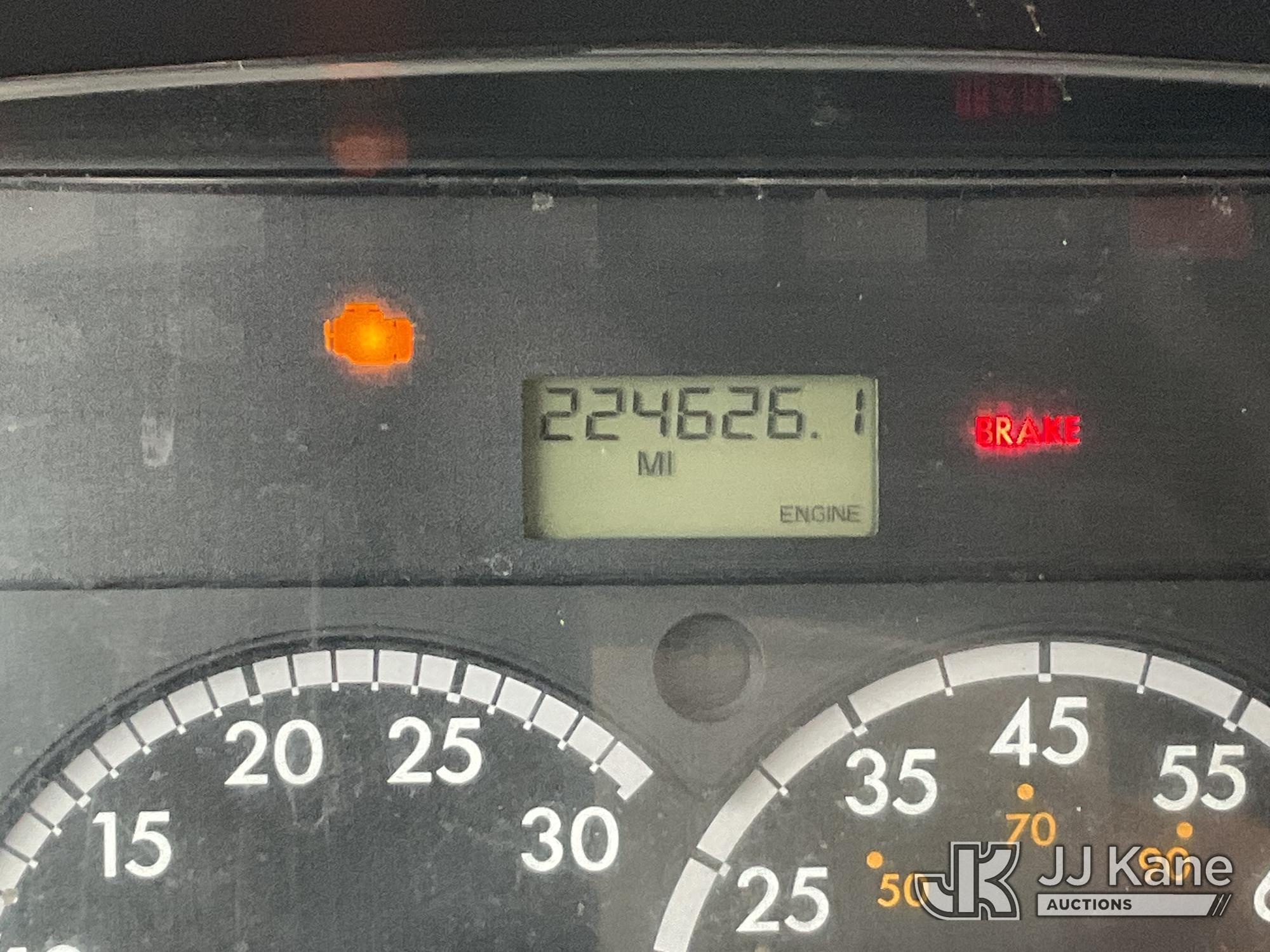 2015 Freightliner M2 106