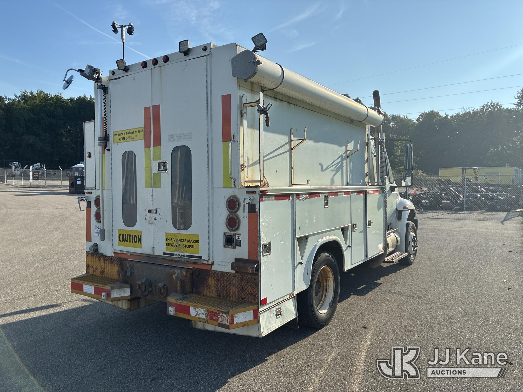 2015 International 4300 LP