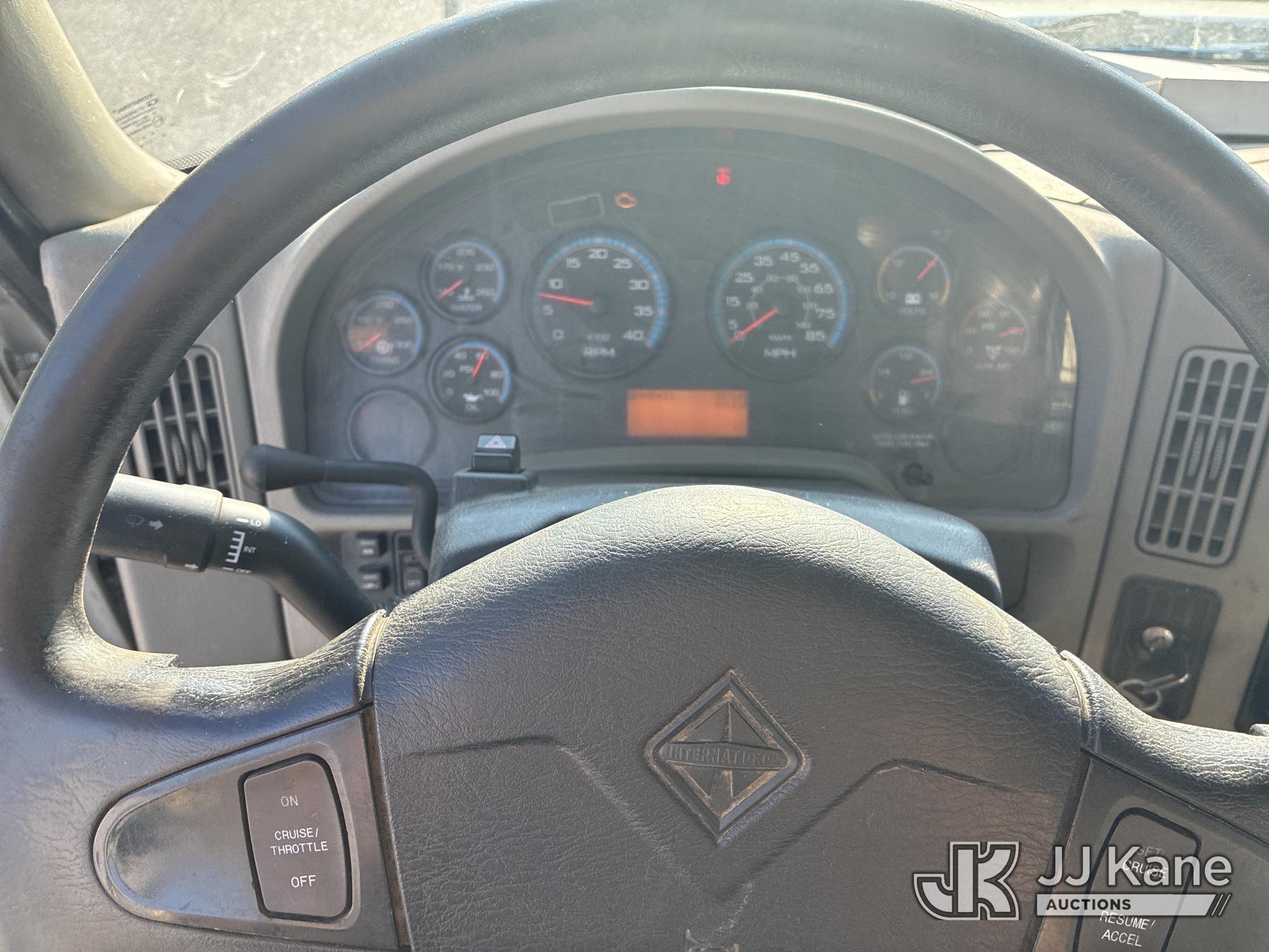 2015 International 4300 LP
