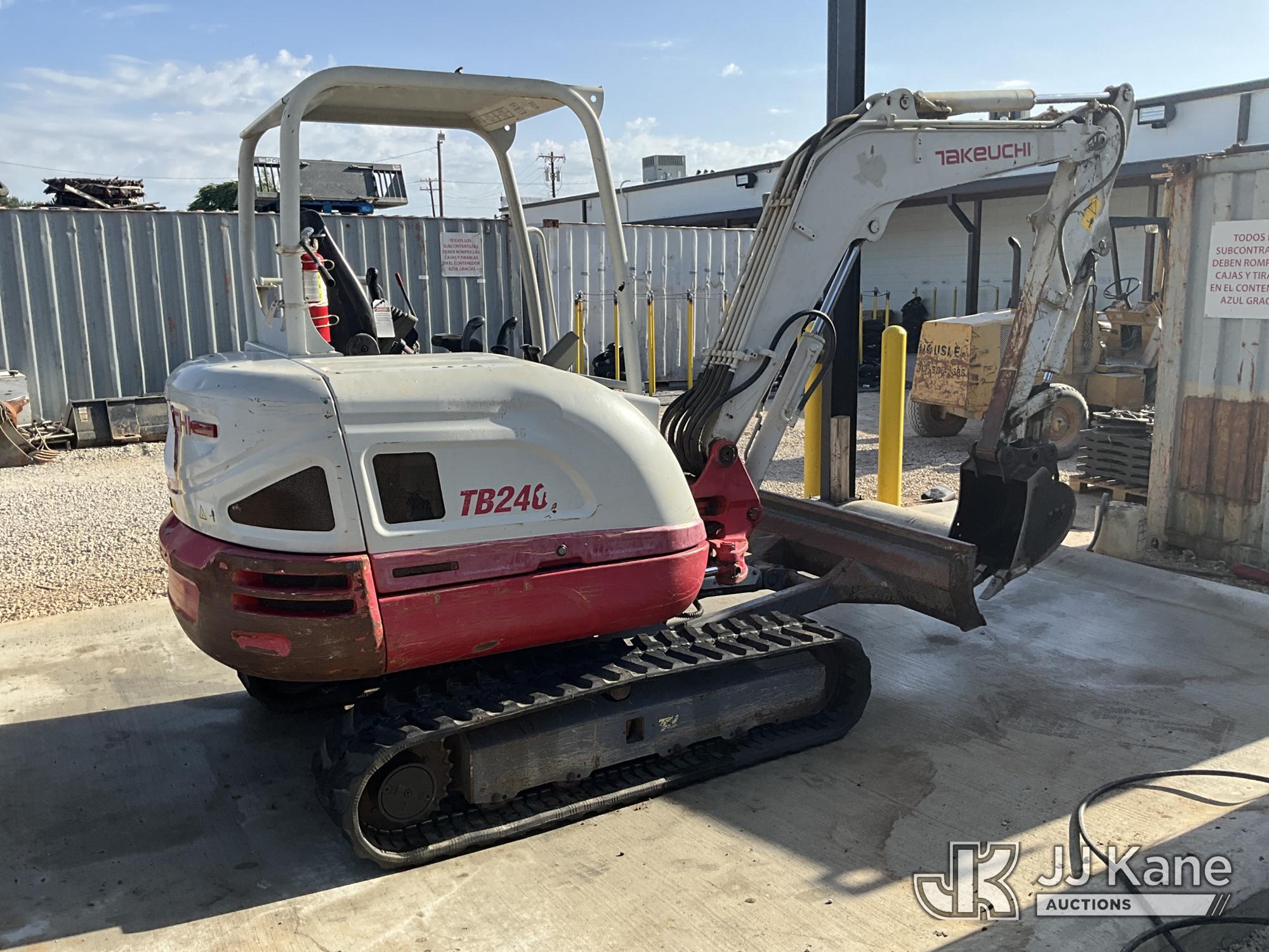 0 Takeuchi TB240