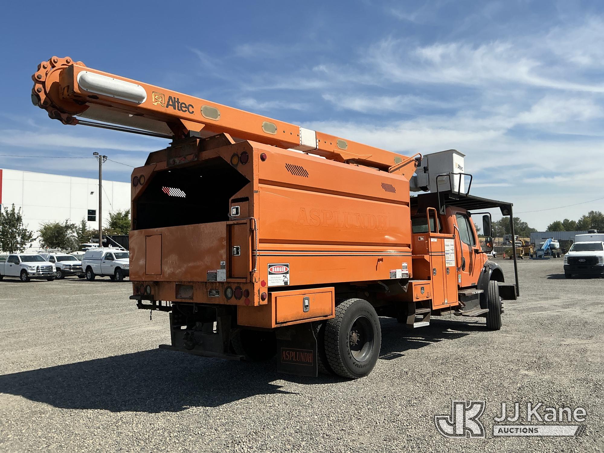 2016 Freightliner M2106