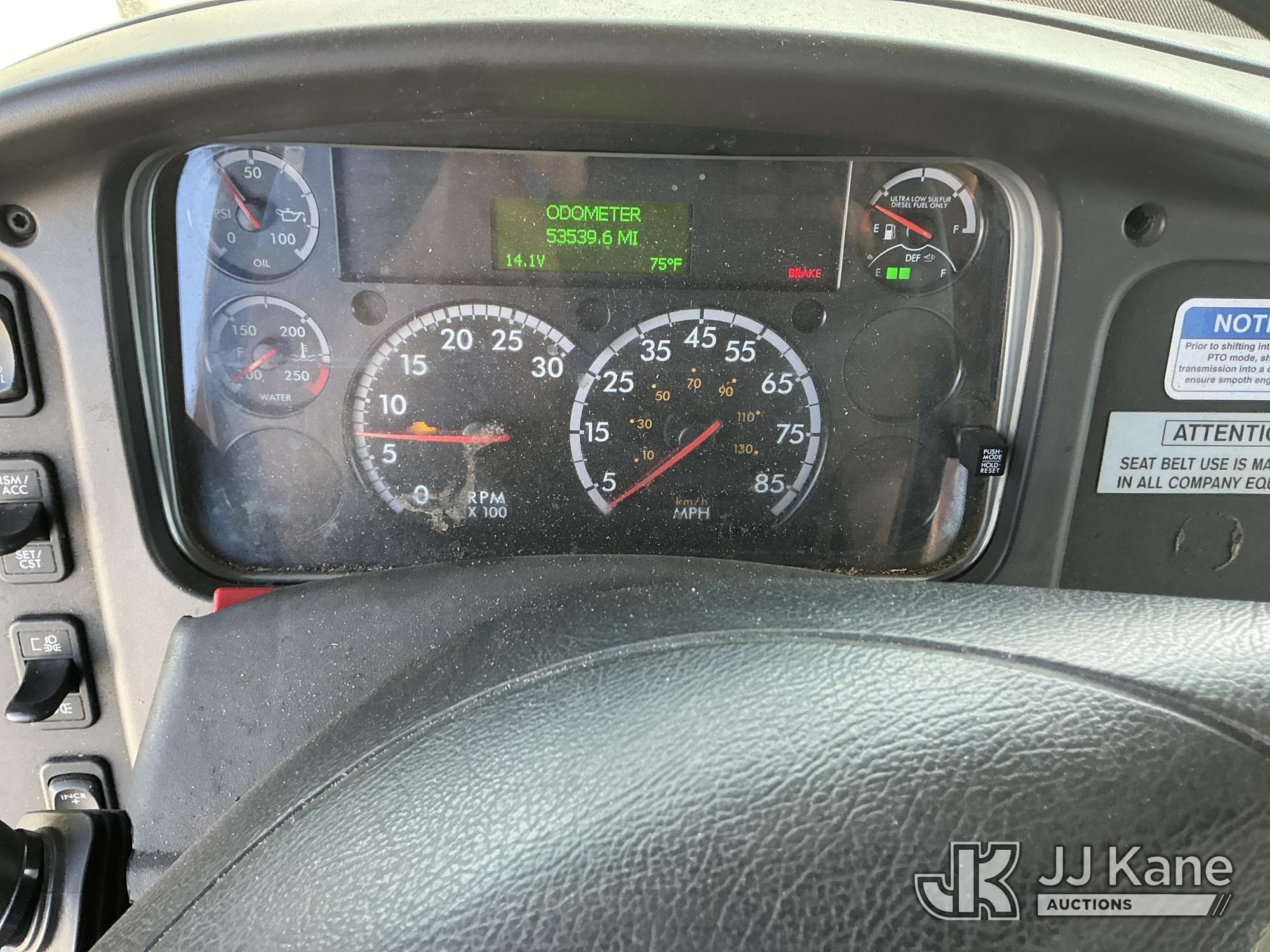 2016 Freightliner M2106