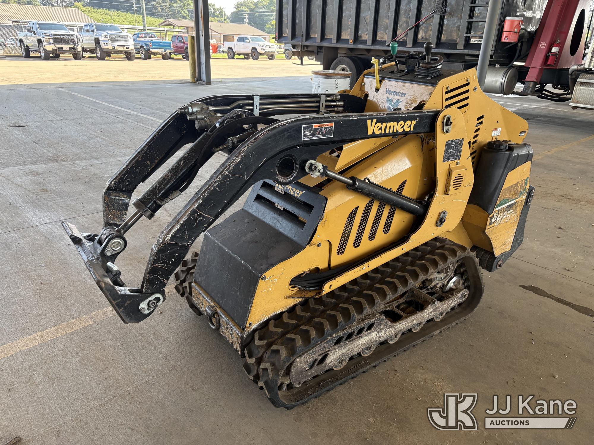 Vermeer S925 TX Stand-Up Crawler Skid Steer Loader, (Co-op Unit)