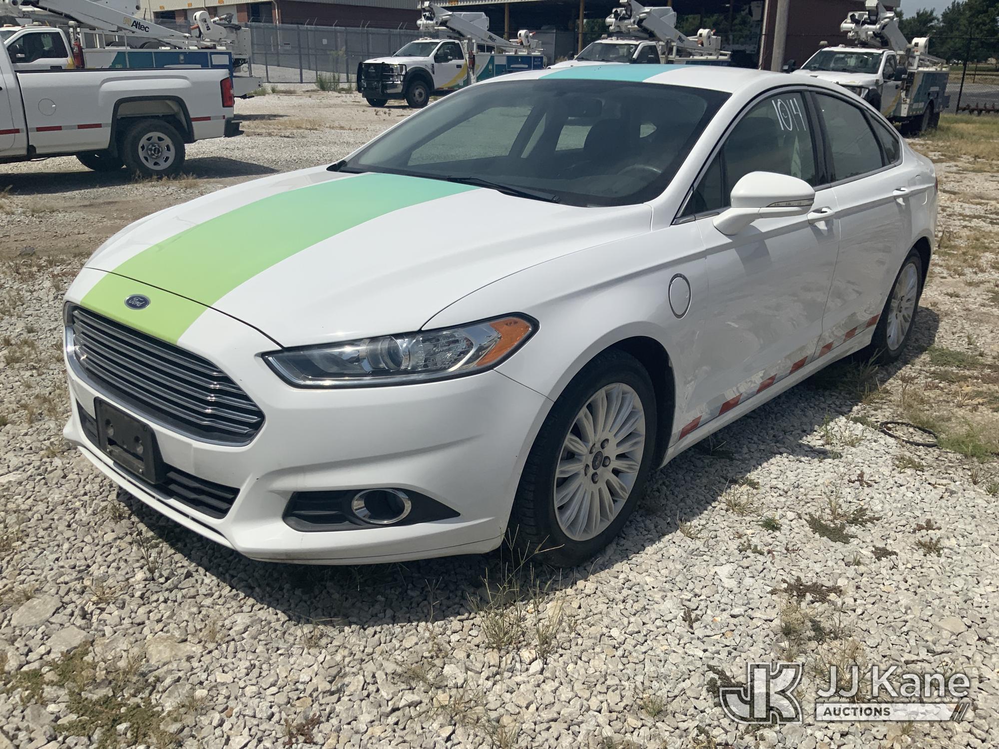 2015 Ford Fusion Energi 4-Door Hybrid Sedan