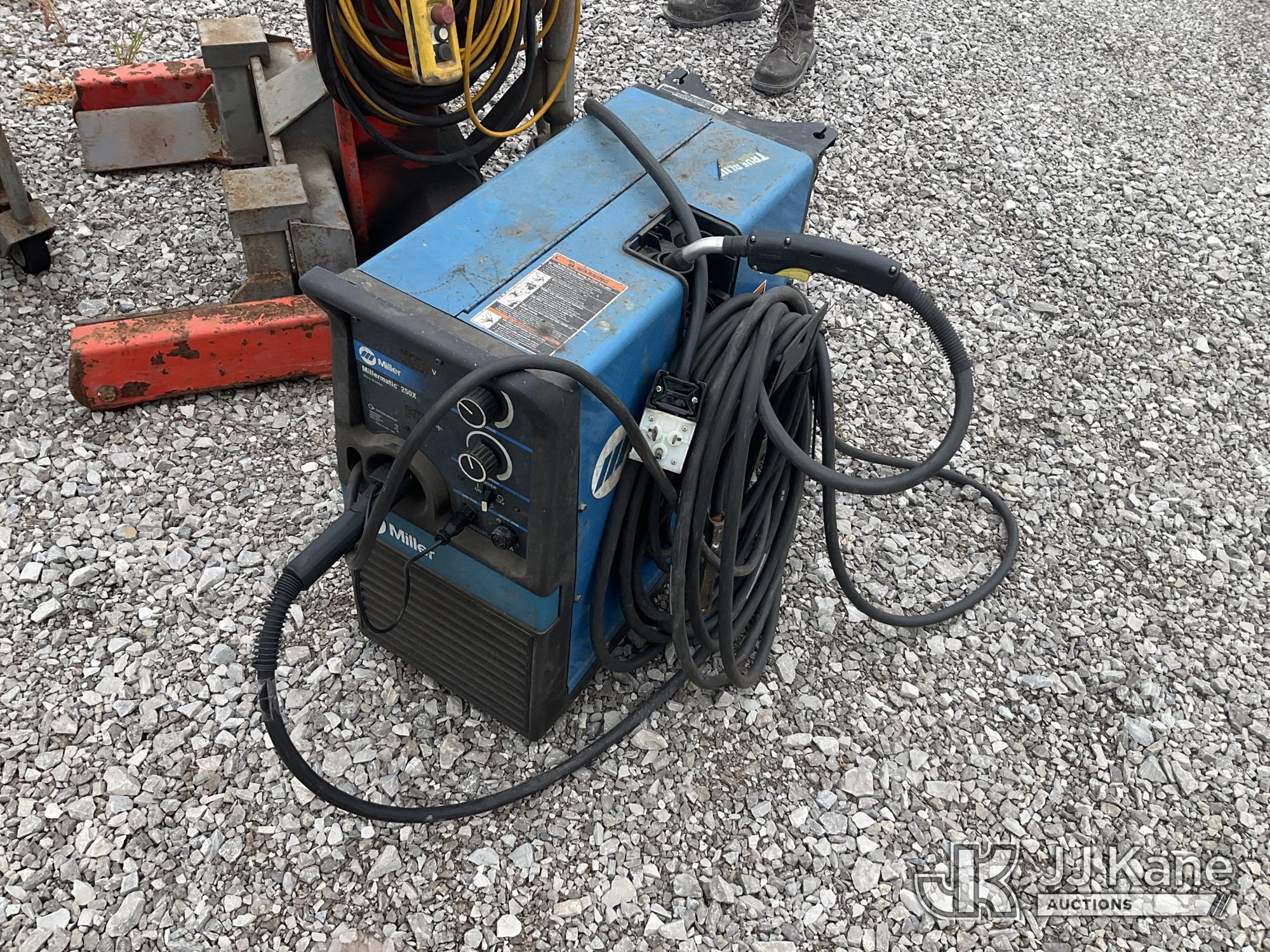 Miller Millermatic 250X (Condition Unknown) NOTE: This unit is being sold AS IS/WHERE IS via Timed Auction and is located in Verona