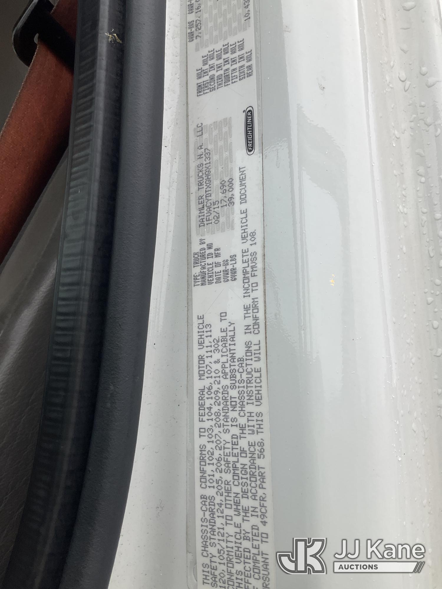 2016 Freightliner M2-106