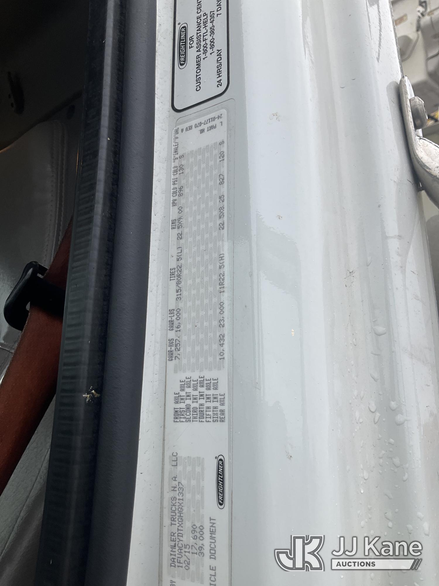 2016 Freightliner M2-106
