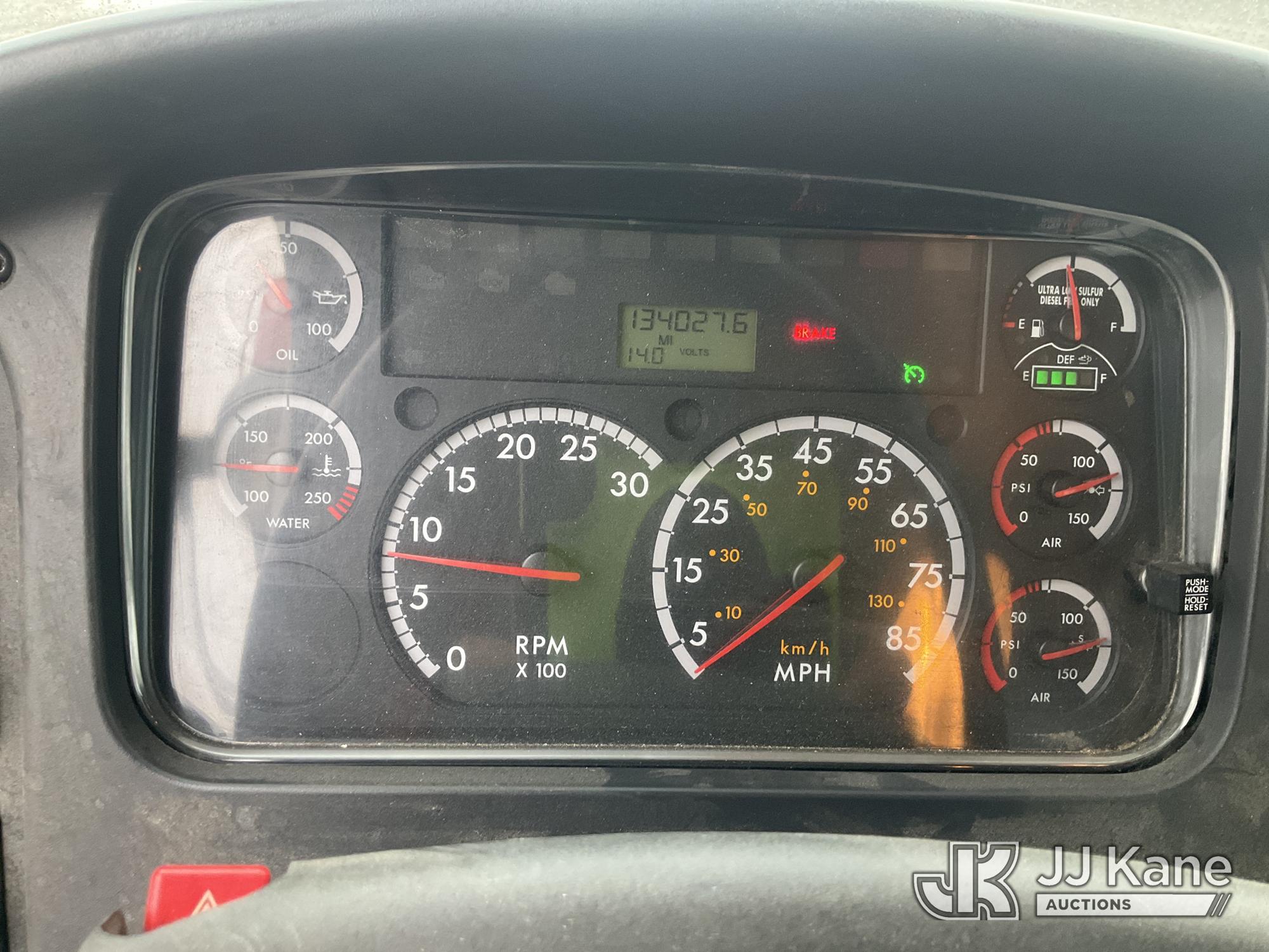 2016 Freightliner M2-106