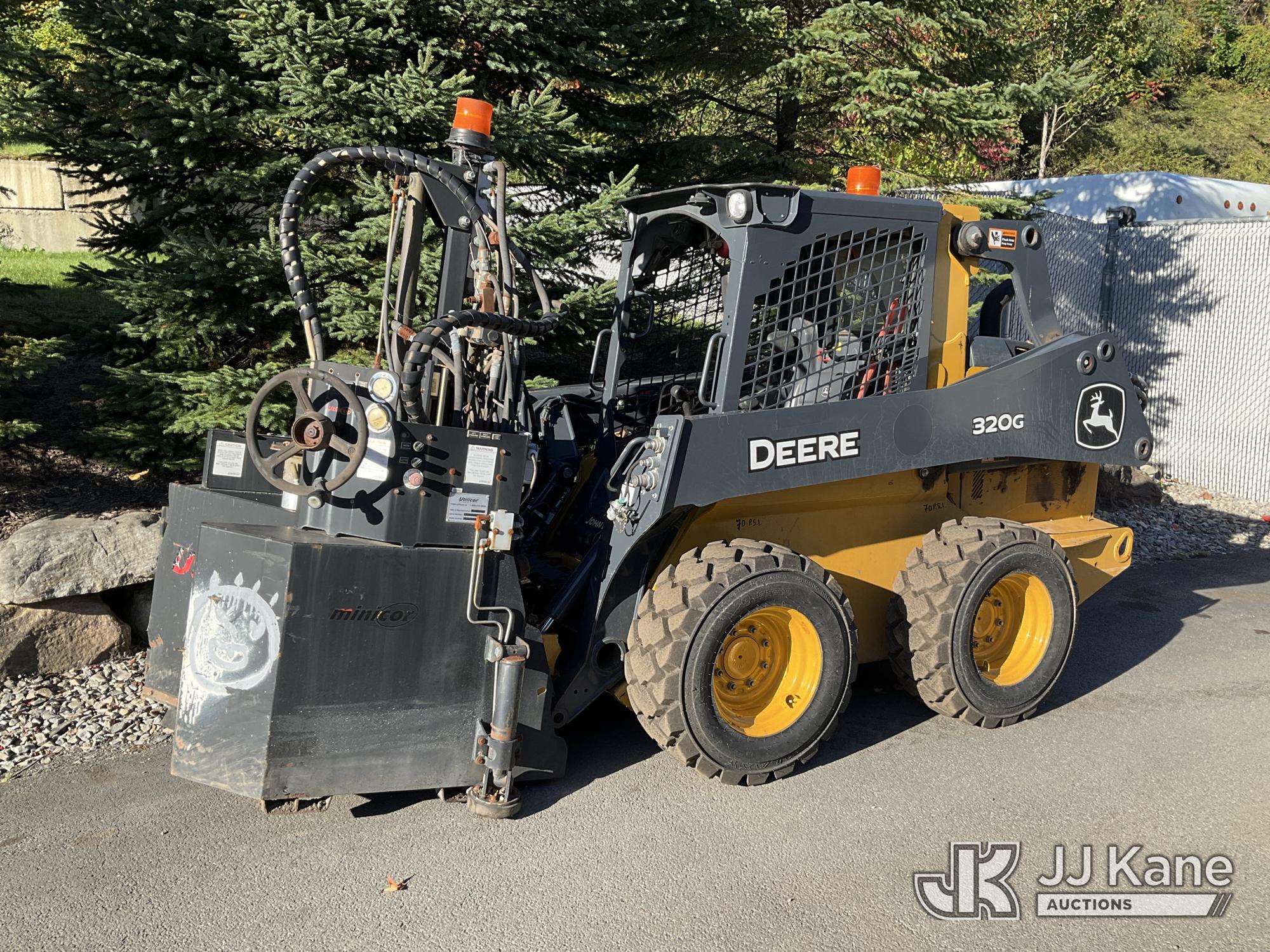 Photo of 2020 John Deere 320G