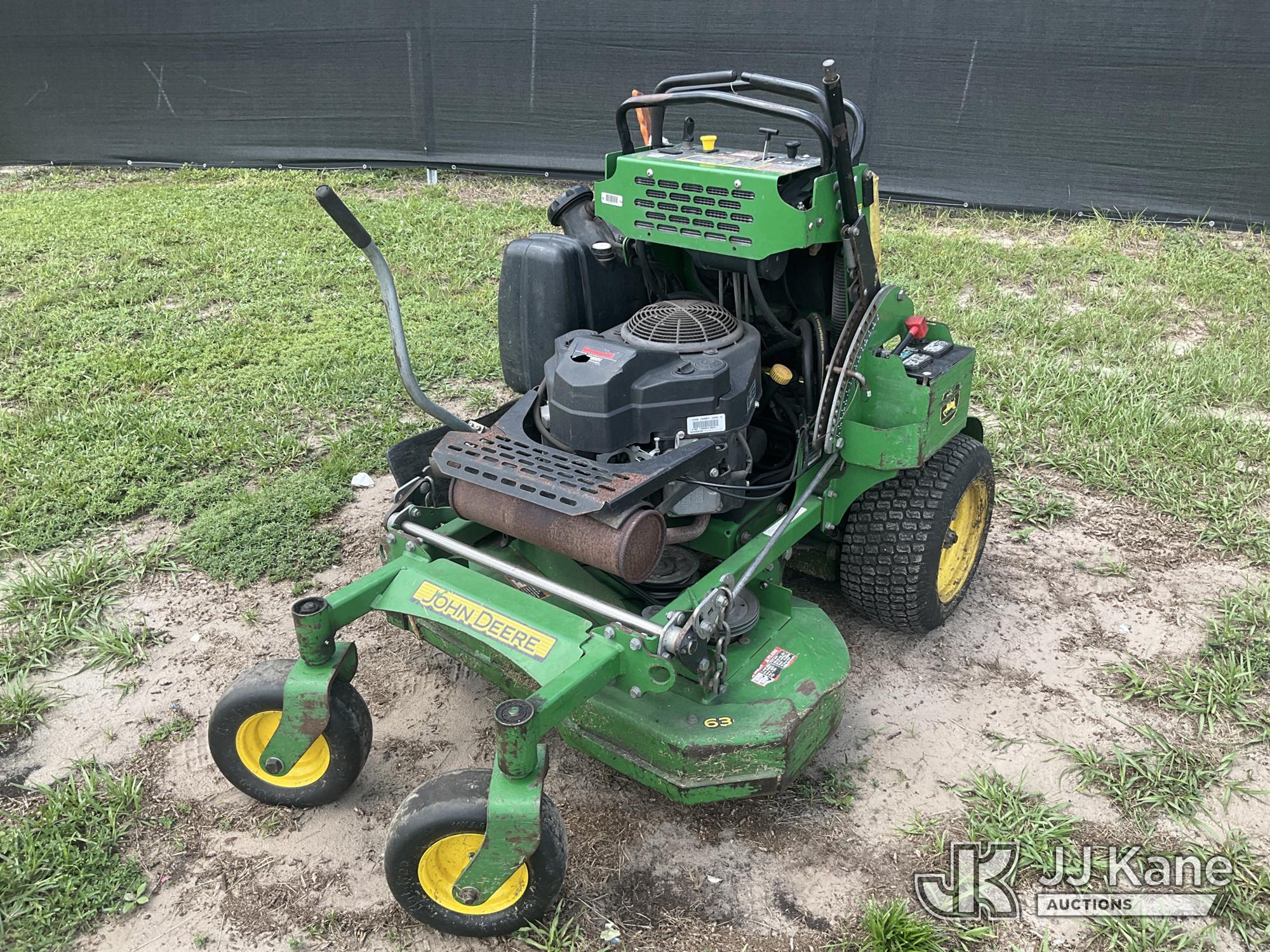 0 John Deere 636M QT