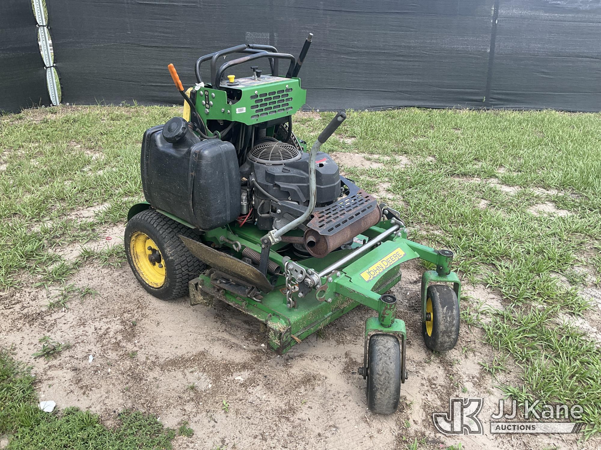 0 John Deere 636M QT