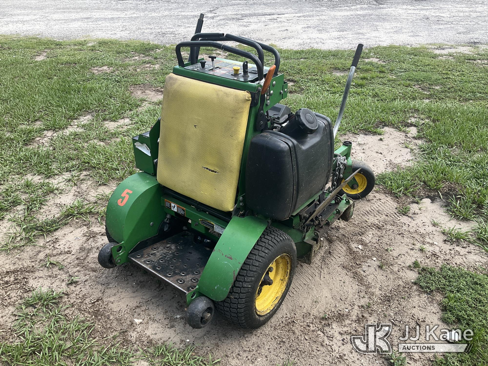0 John Deere 636M QT