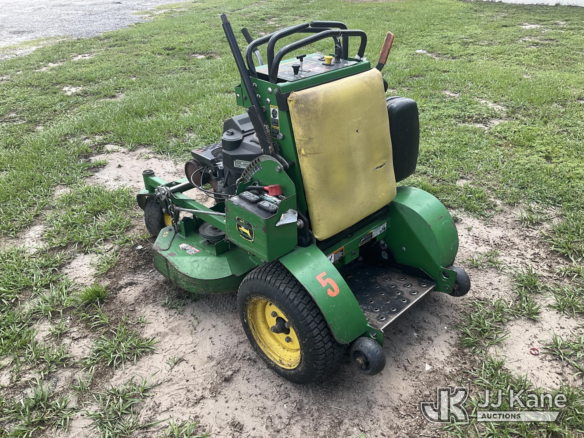 0 John Deere 636M QT