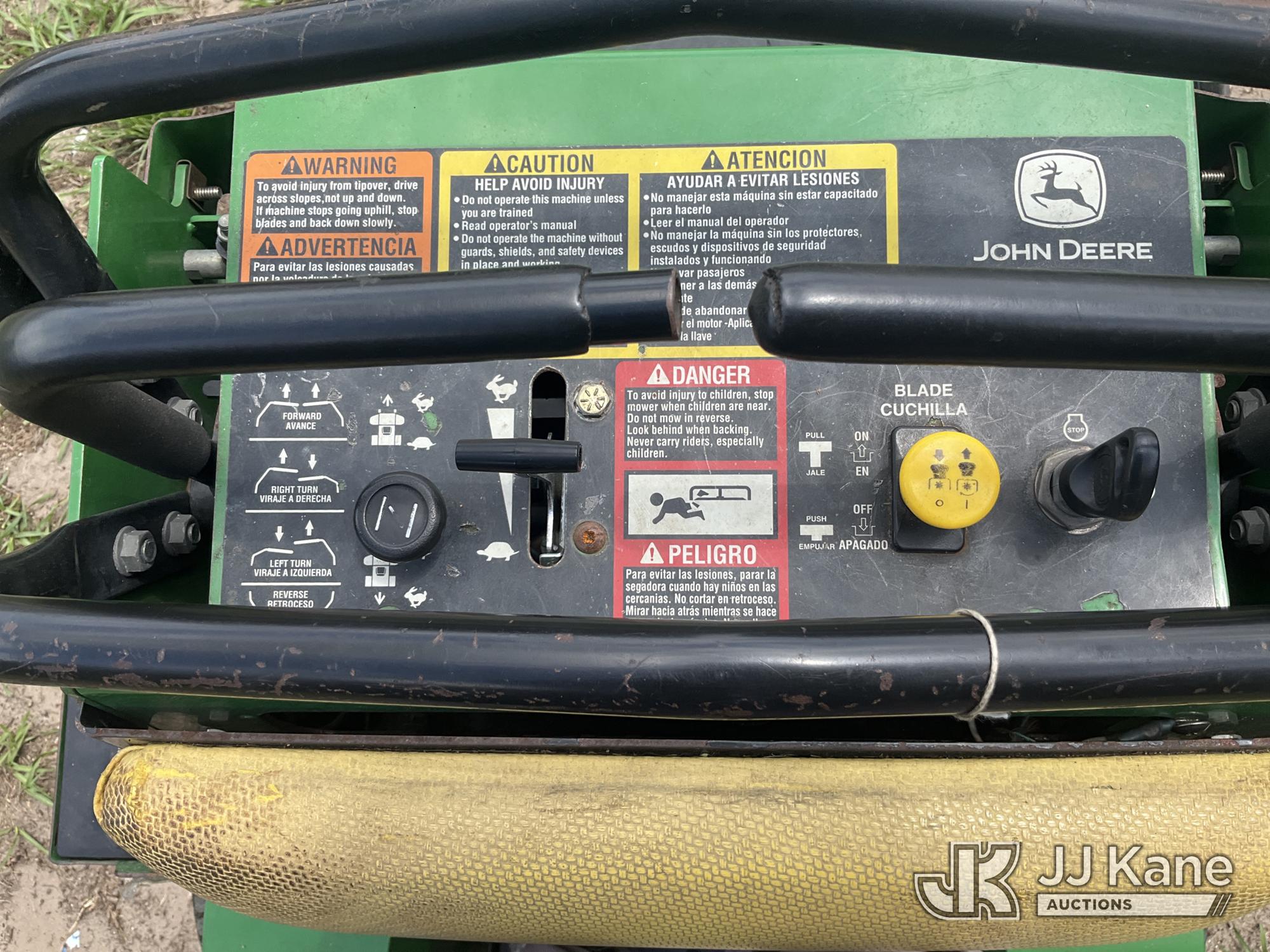 0 John Deere 636M QT