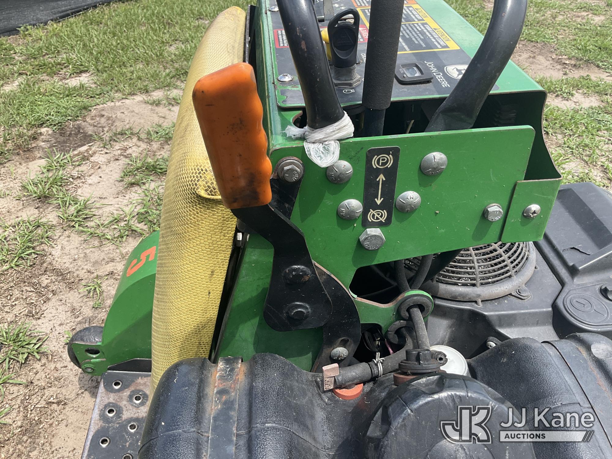 0 John Deere 636M QT