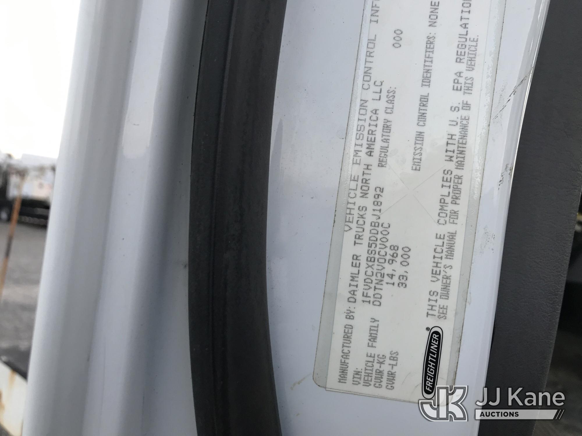 2013 Freightliner M2 106