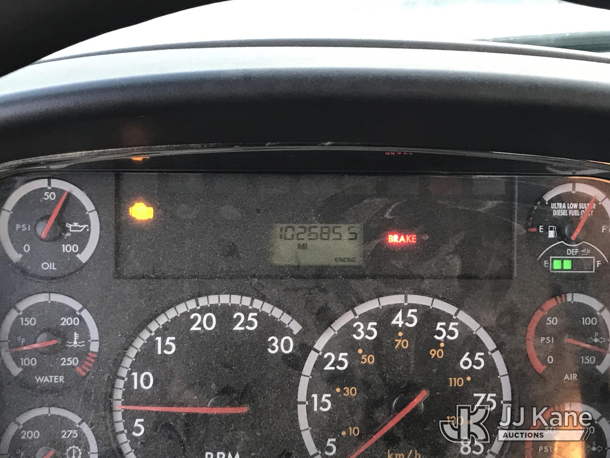 2013 Freightliner M2 106