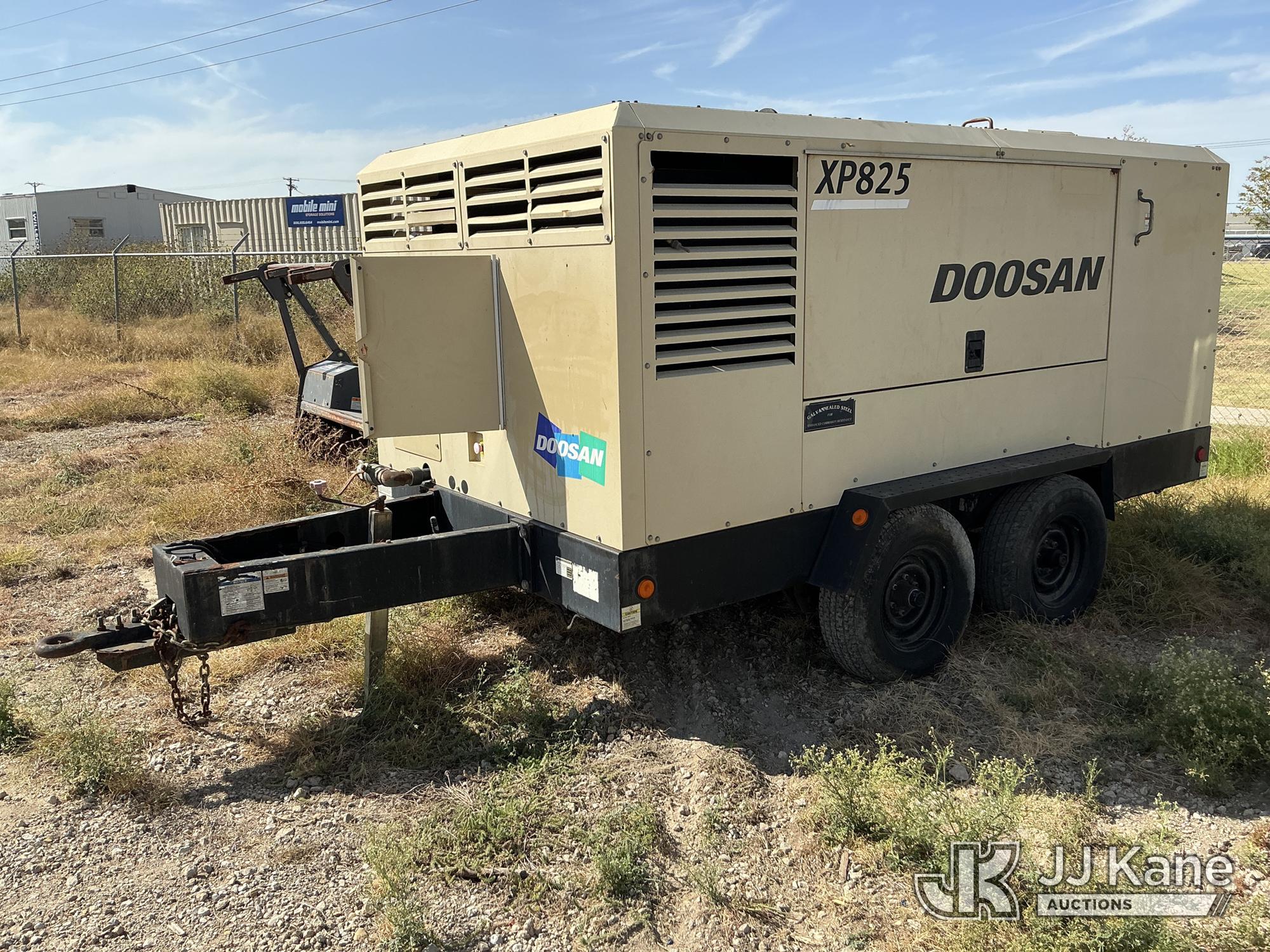 Doosan XP825 Portable Generator