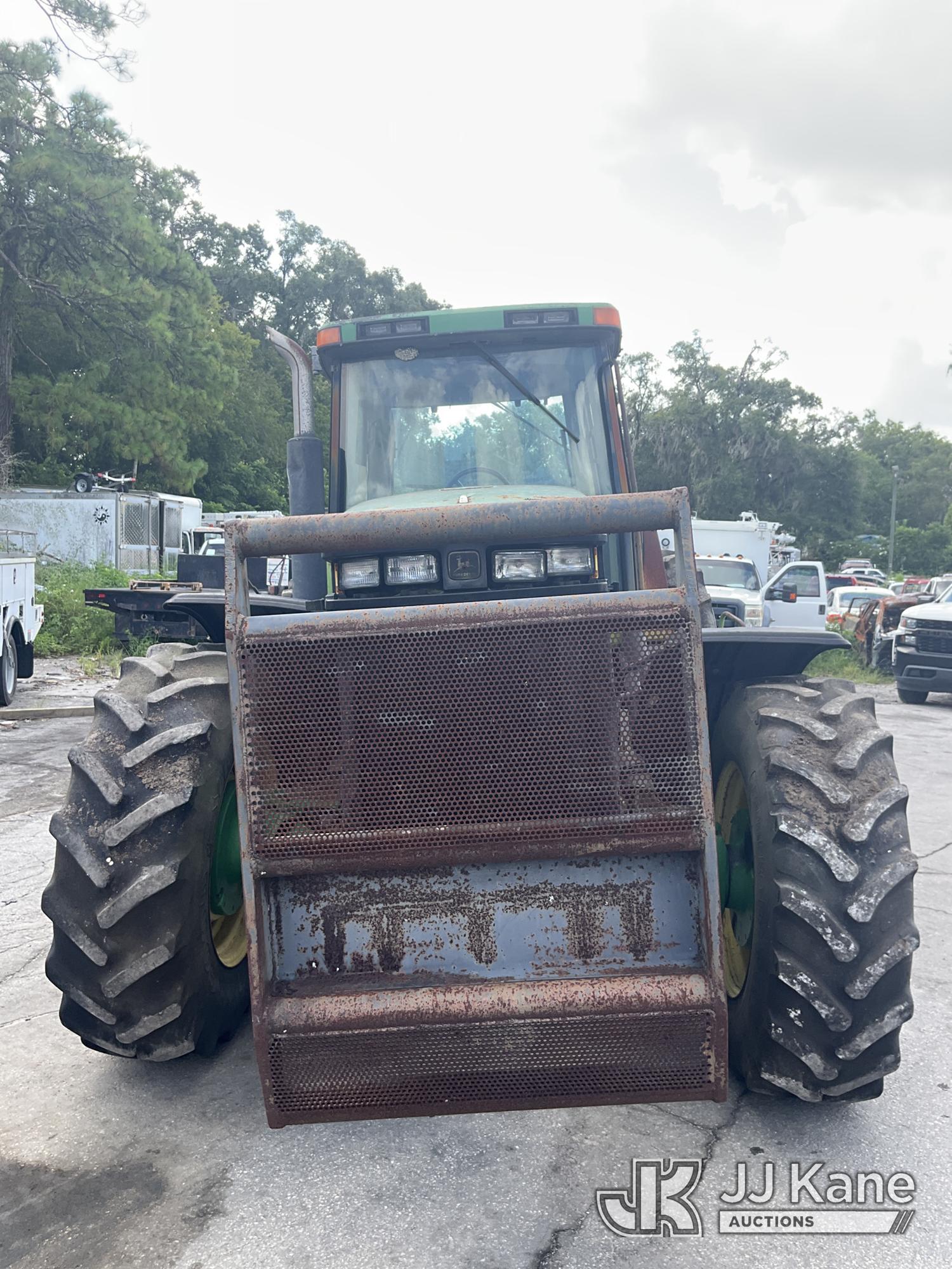 0 John Deere 8300