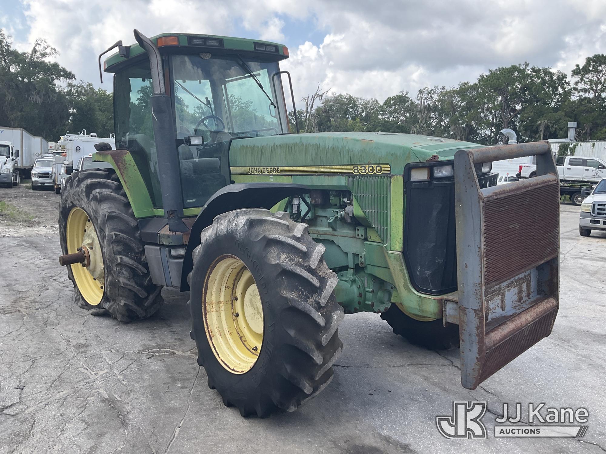 0 John Deere 8300
