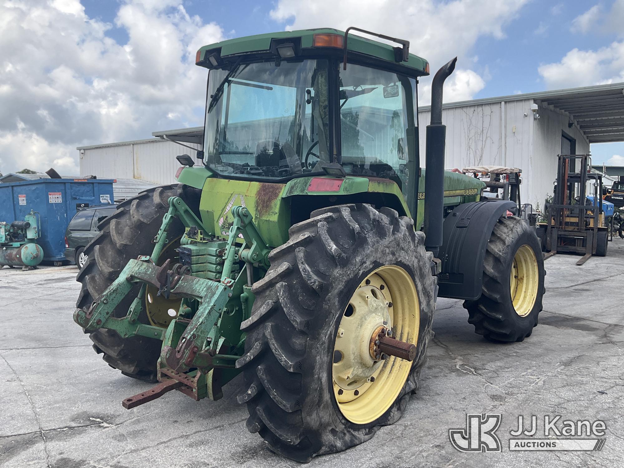 0 John Deere 8300