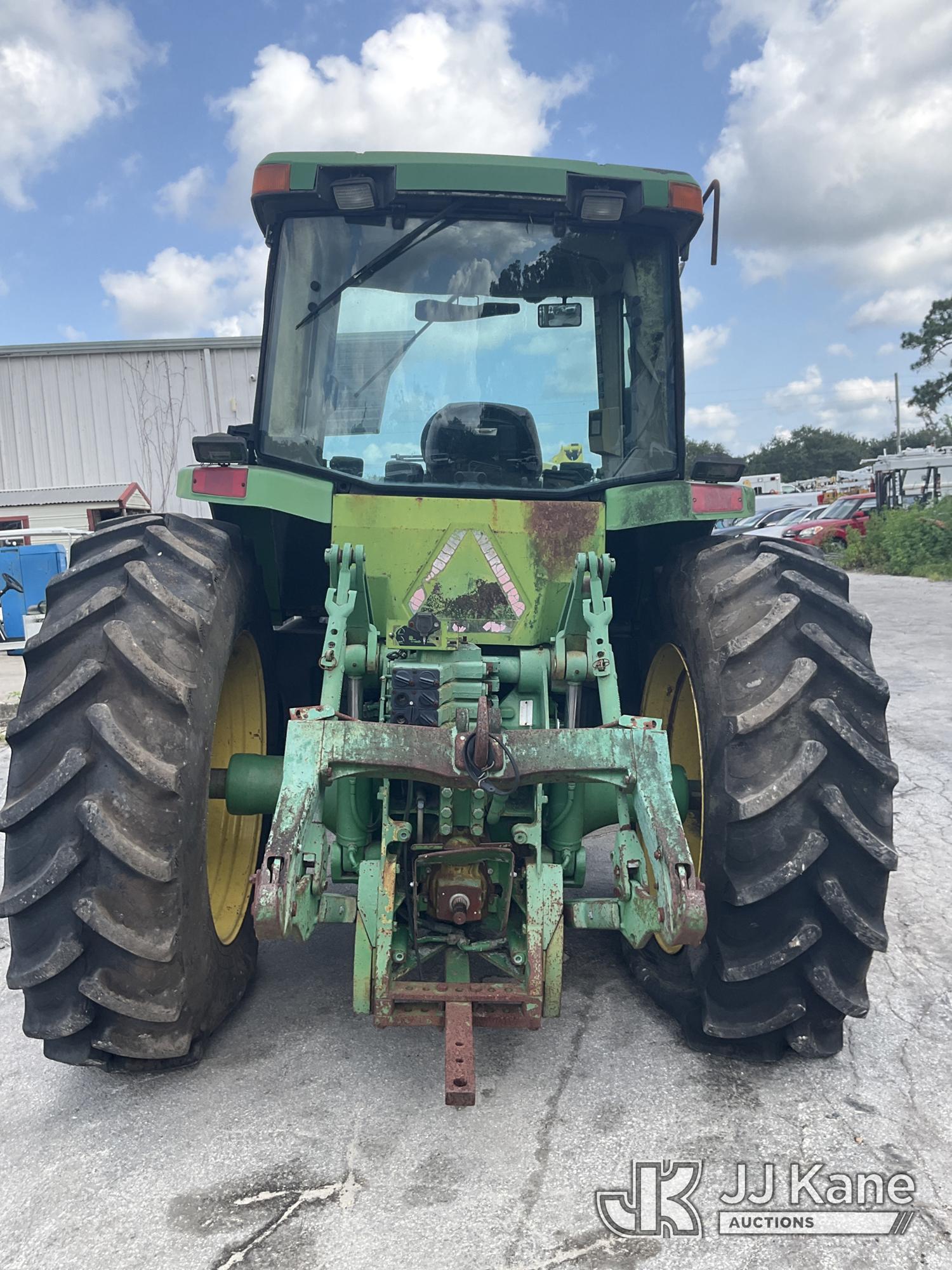 0 John Deere 8300
