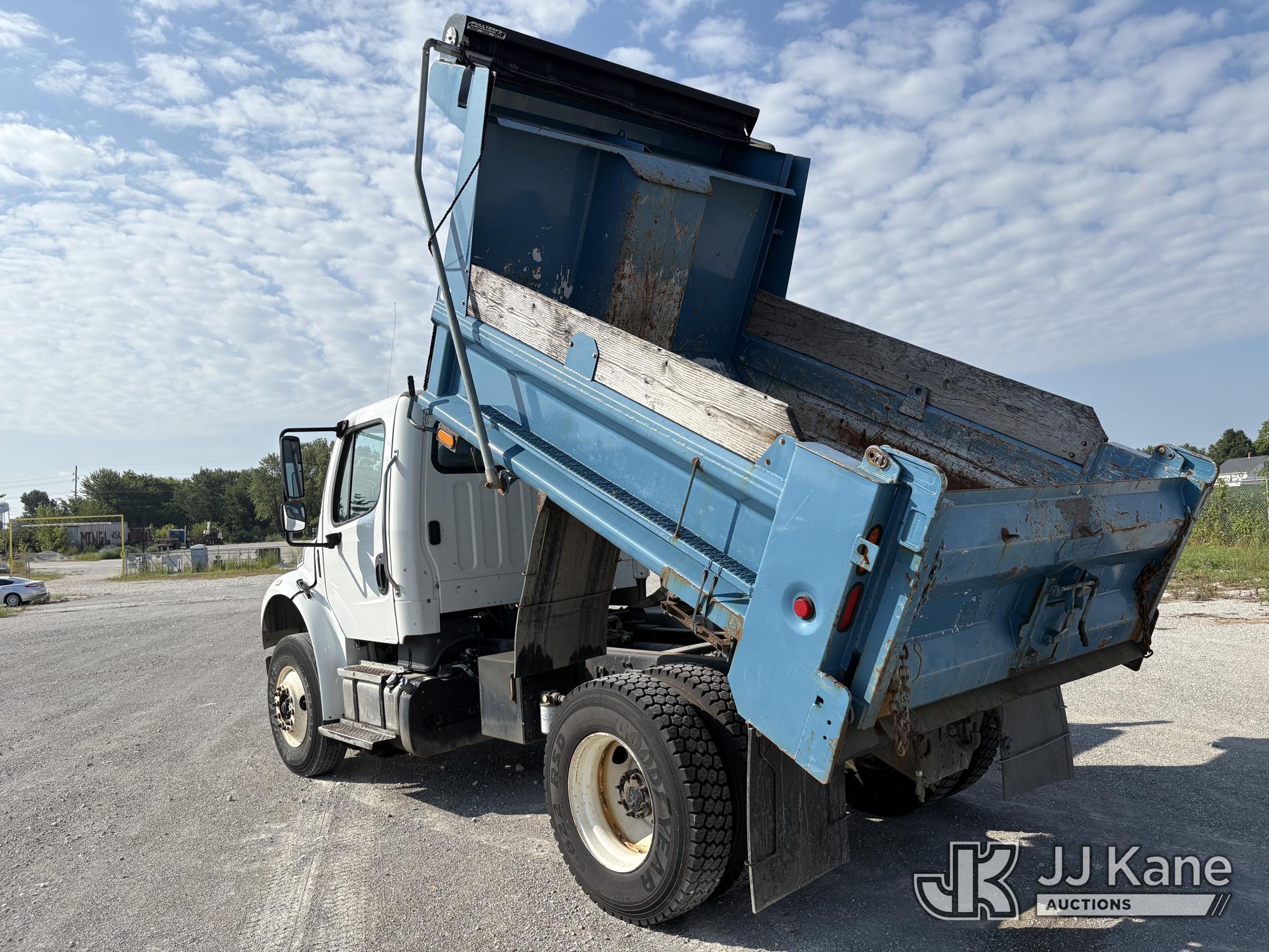 2015 Freightliner M2 106