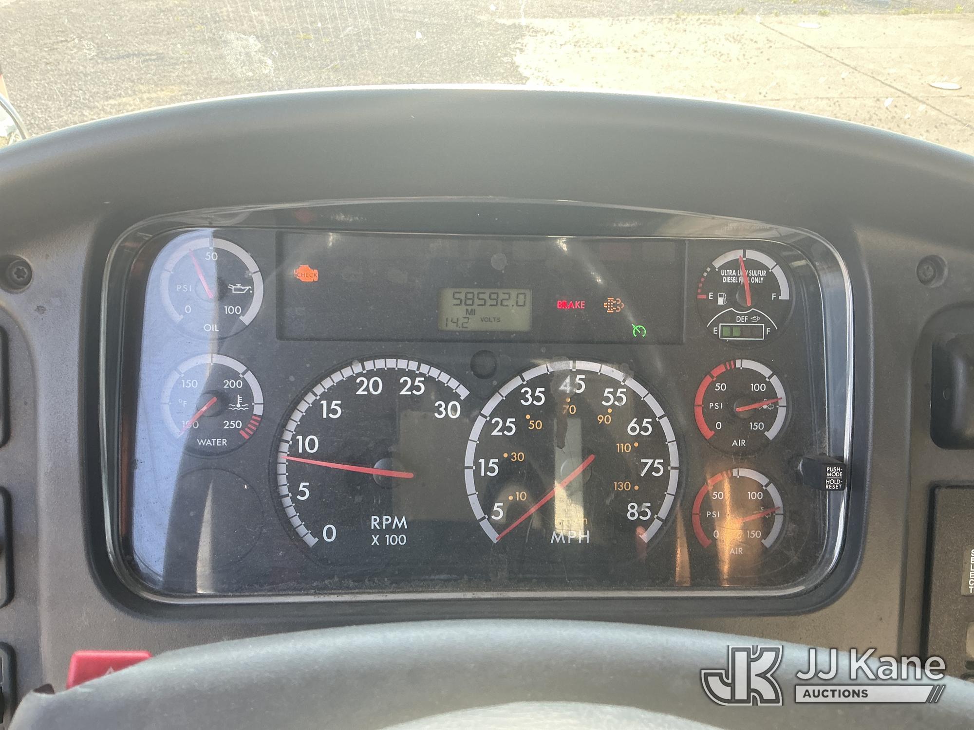 2011 Freightliner M2 106