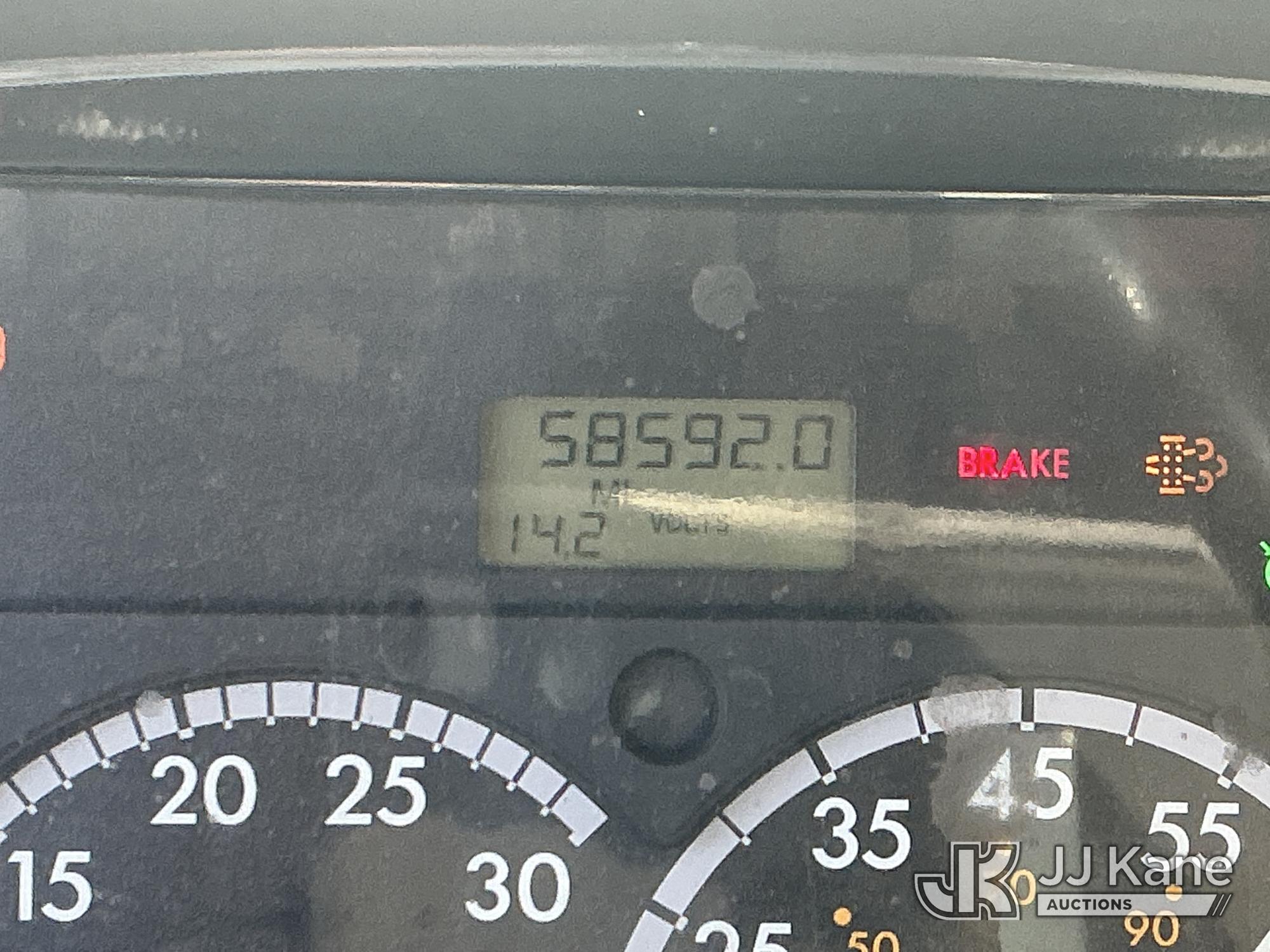 2011 Freightliner M2 106