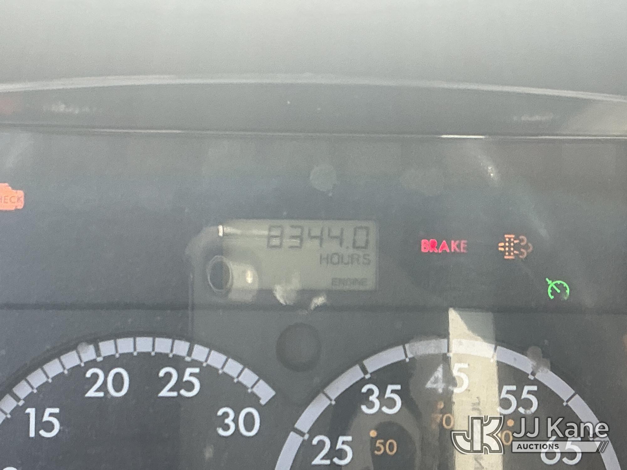 2011 Freightliner M2 106
