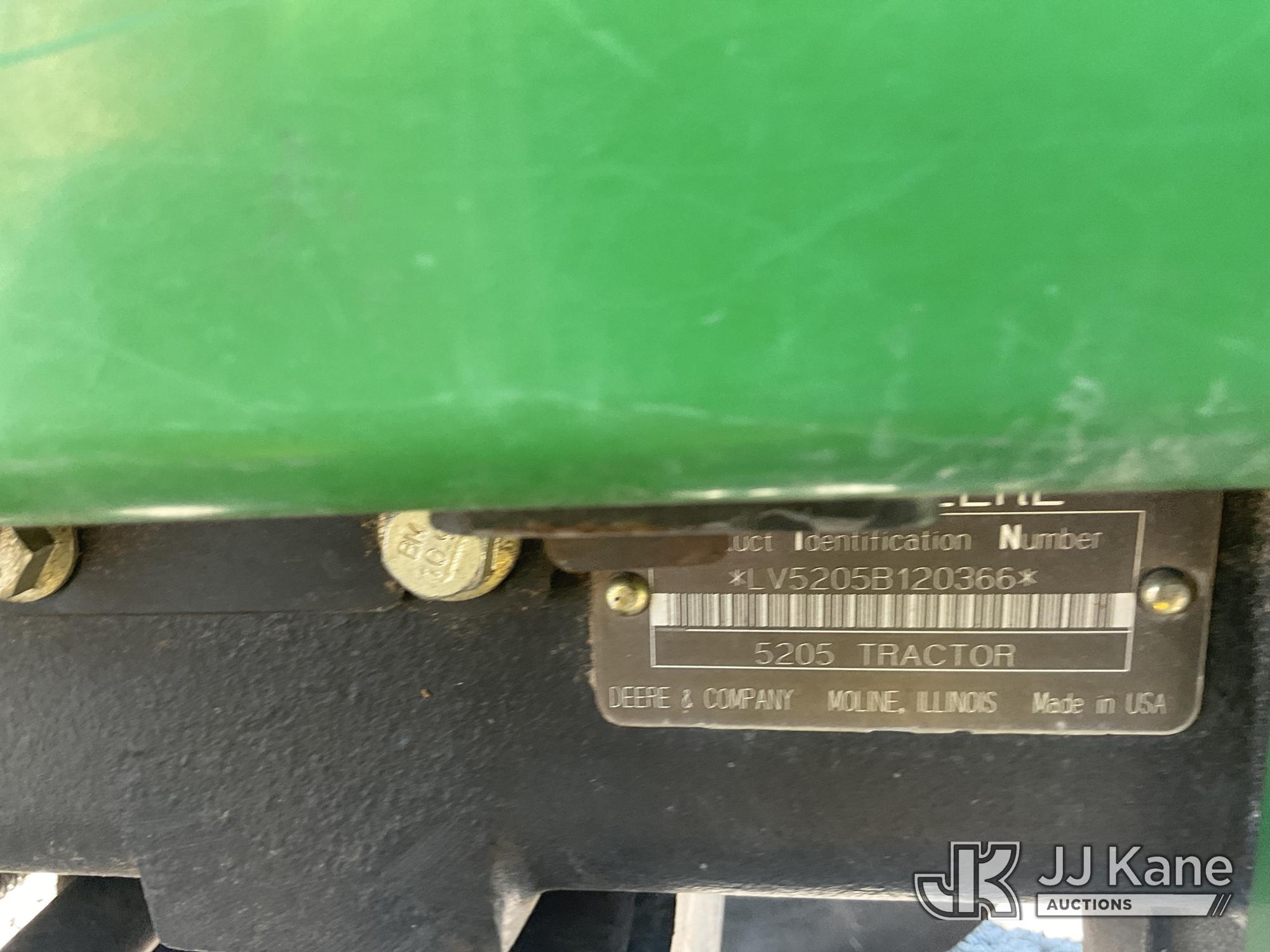 0 John Deere 5205