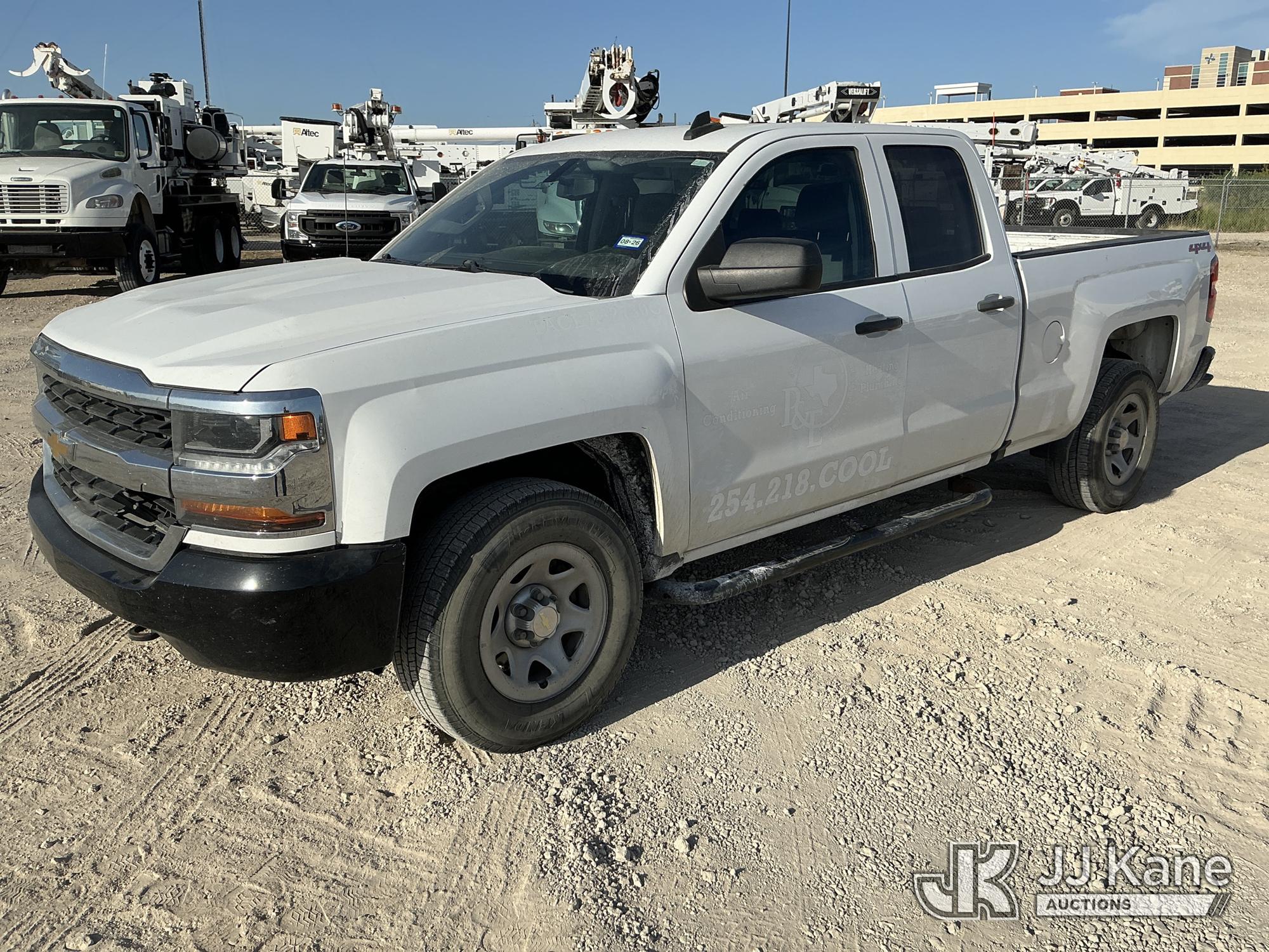 2017 Chevrolet Silverado 1500 Extended-Cab Pickup Truck