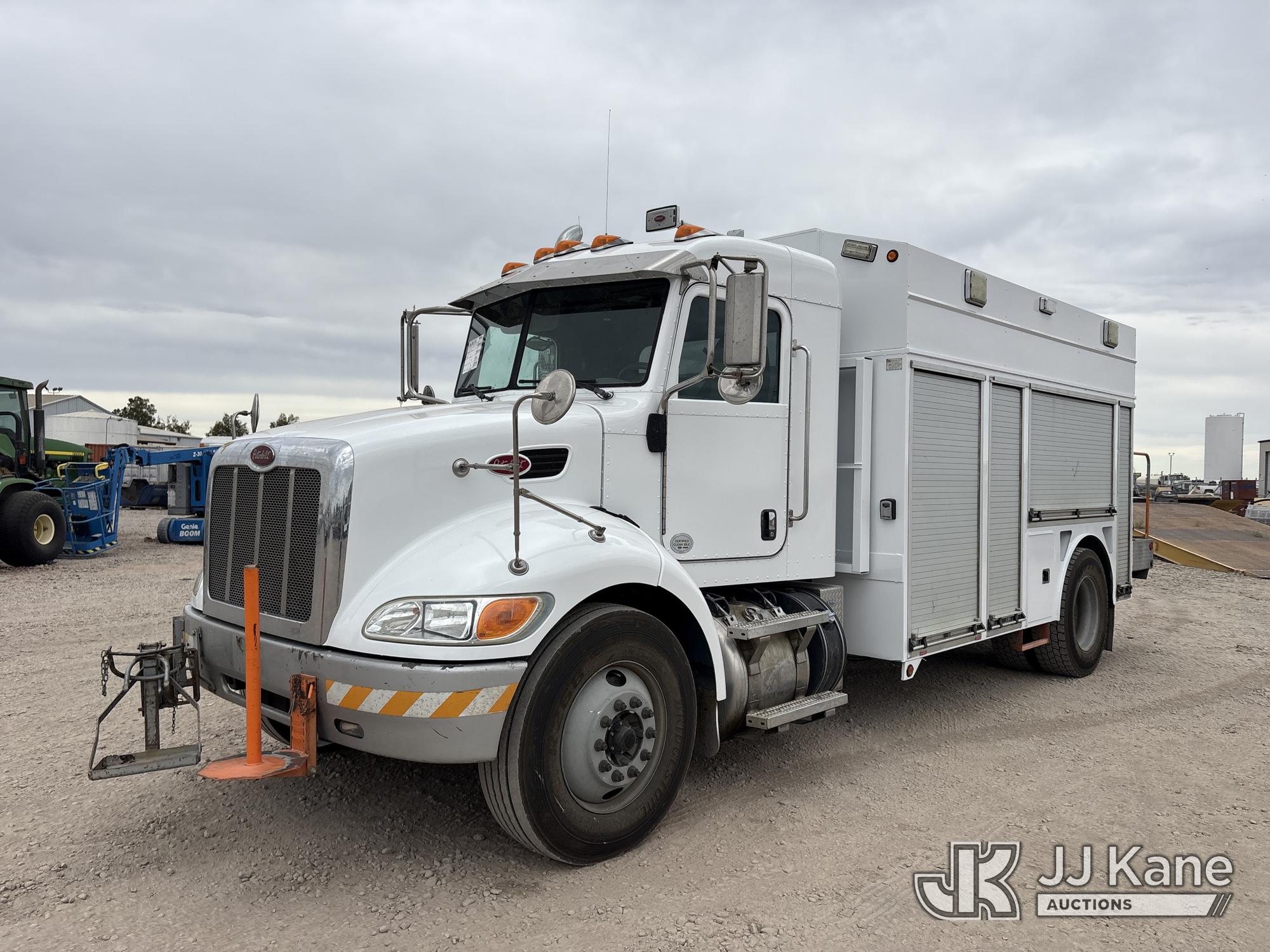 Photo of 2013 Peterbilt 337