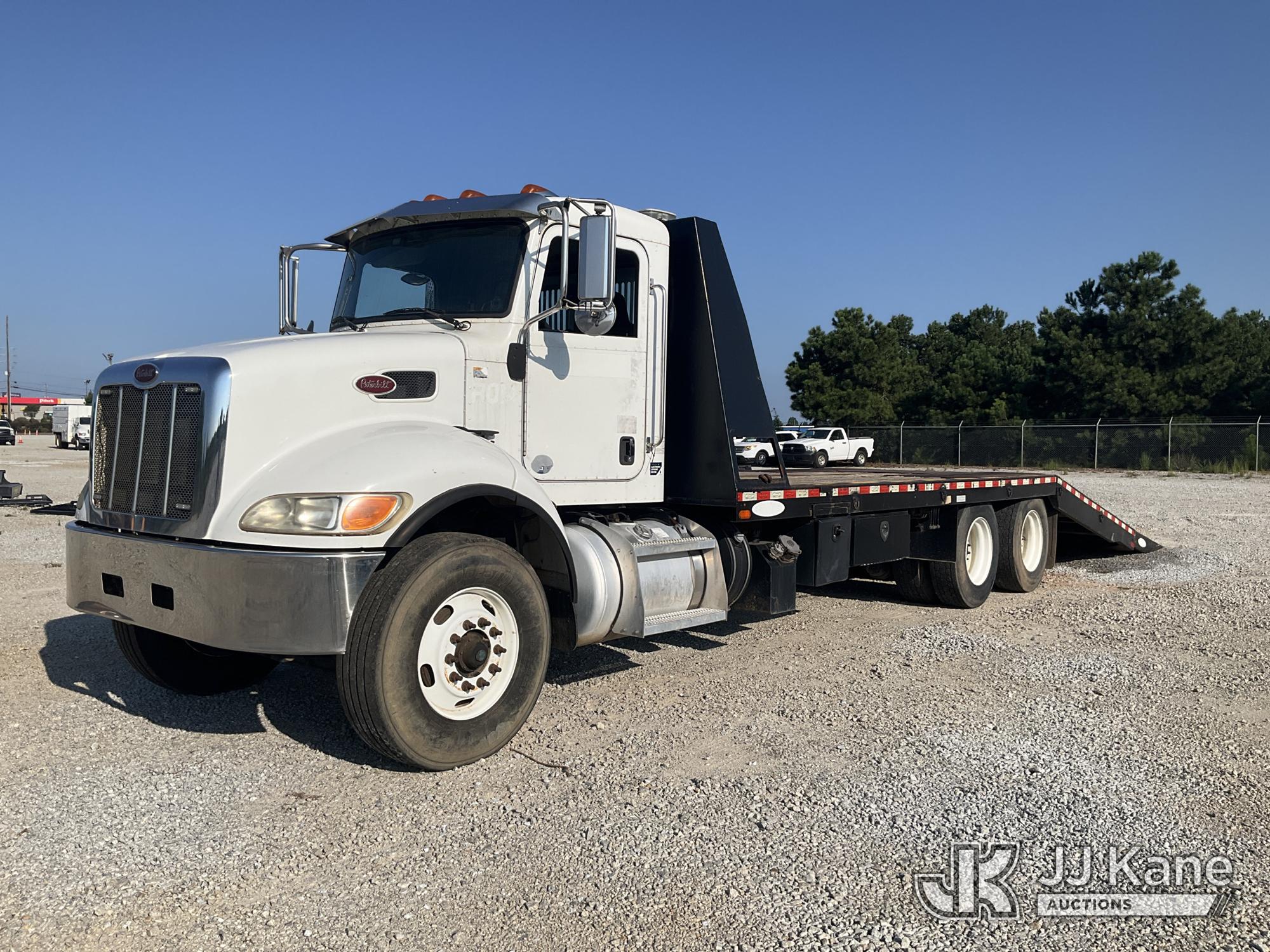 Photo of 2016 Peterbilt 348