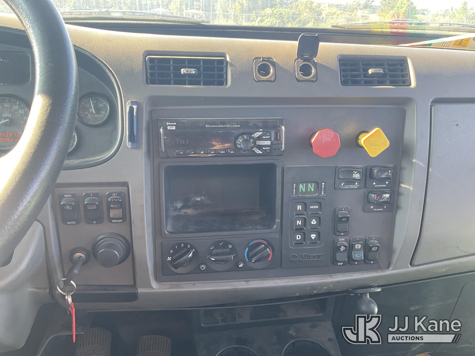 2016 Peterbilt 348