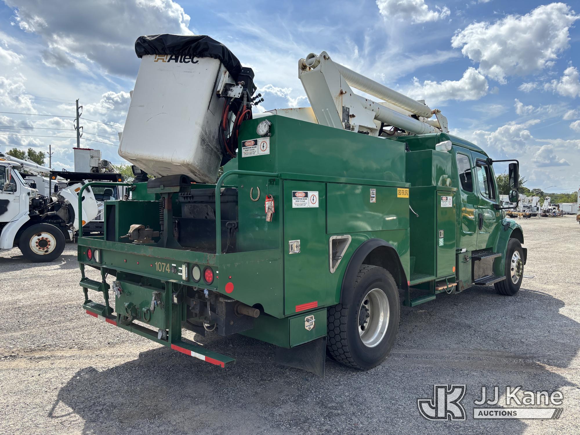 2015 Freightliner M2 106