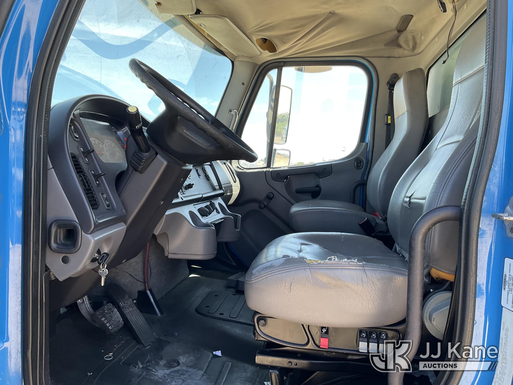 2014 Freightliner M2 106