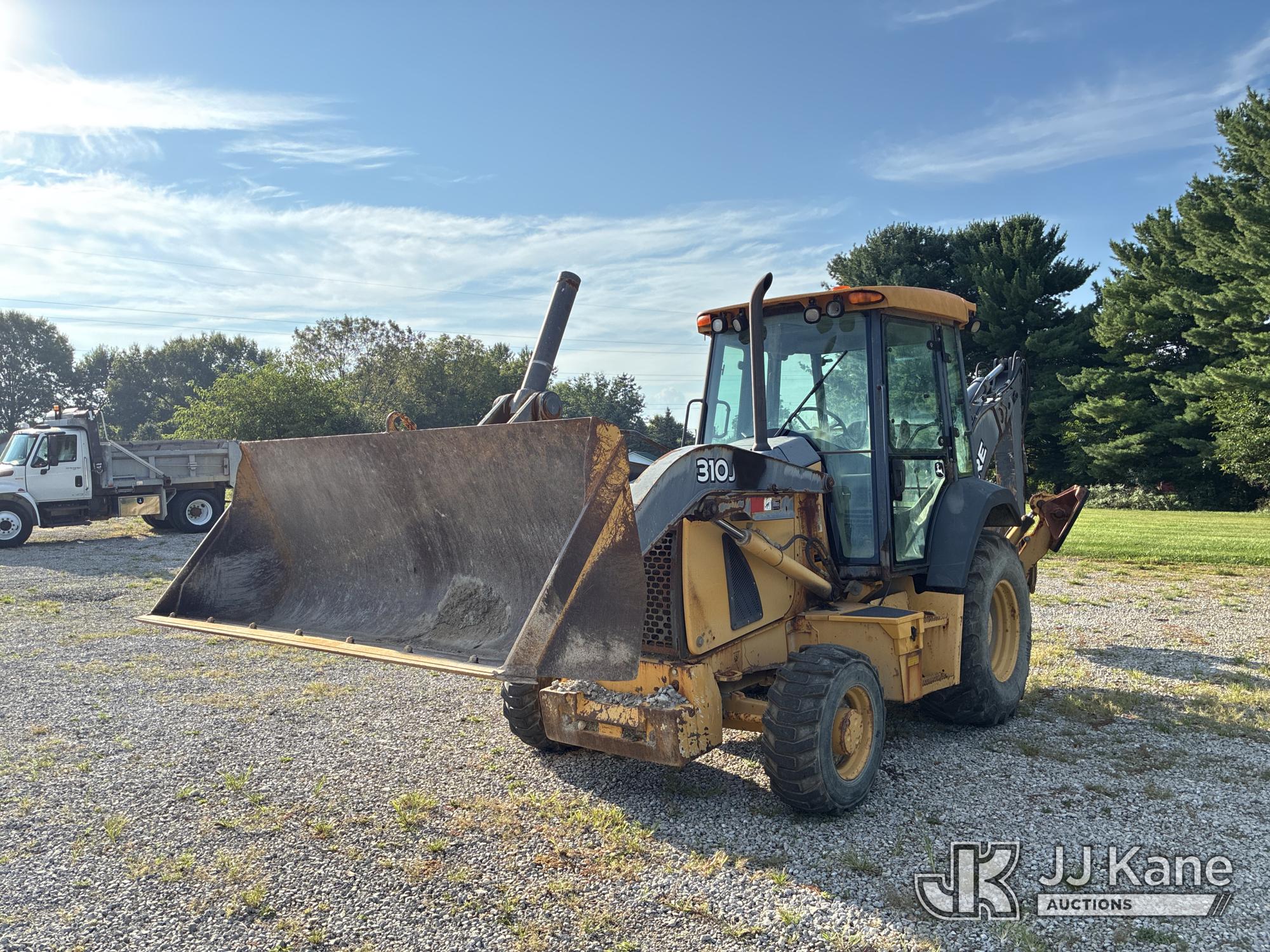 Photo of 2010 John Deere 310J 4x4