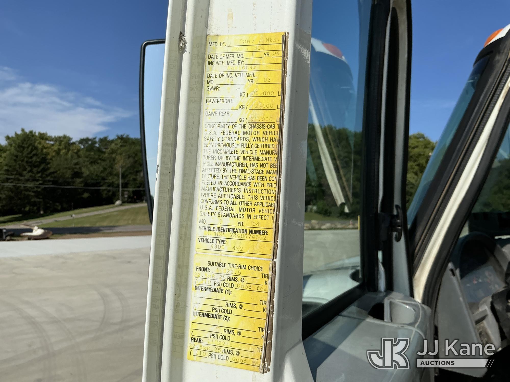 2004 International 4300