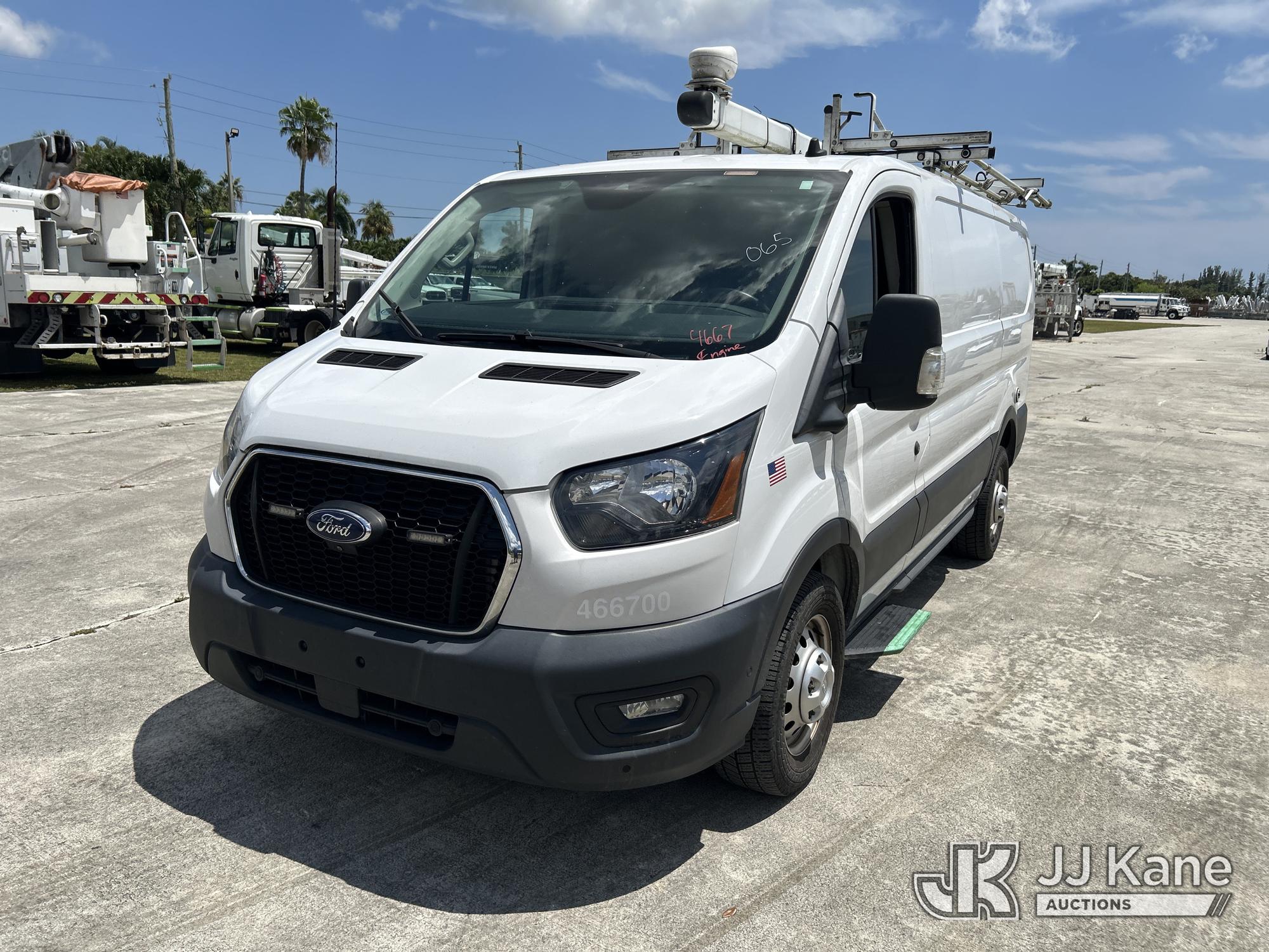 Photo of 2022 Ford Transit-250
