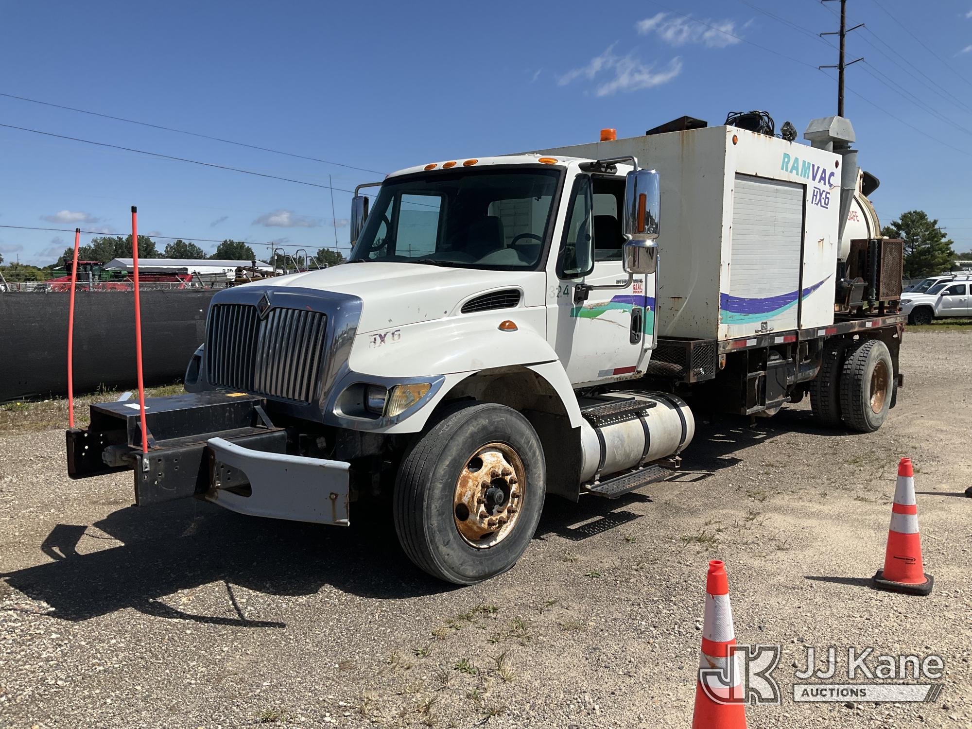 Photo of 2006 International 7400
