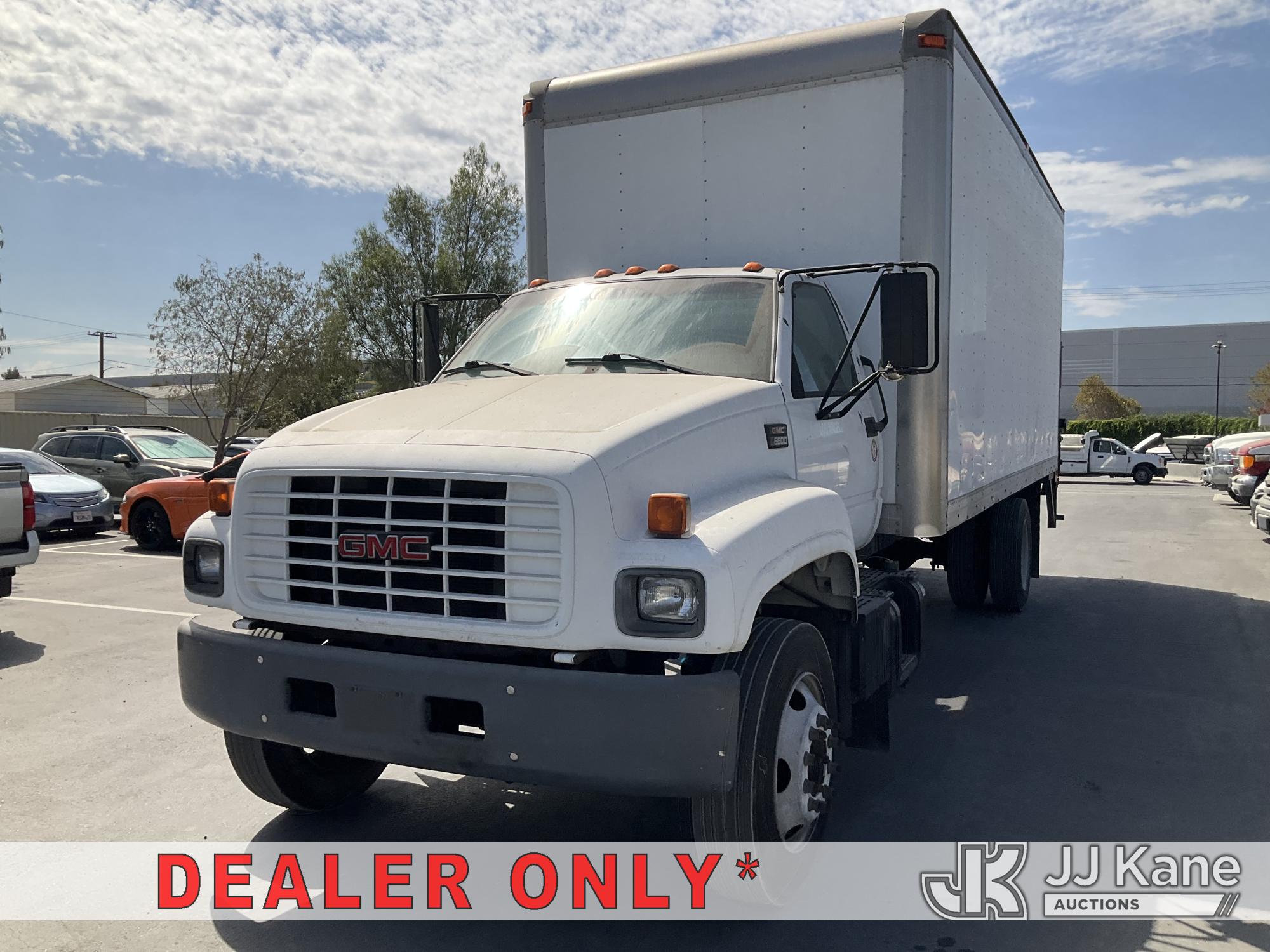 2000 GMC C7H042 Van Body Truck